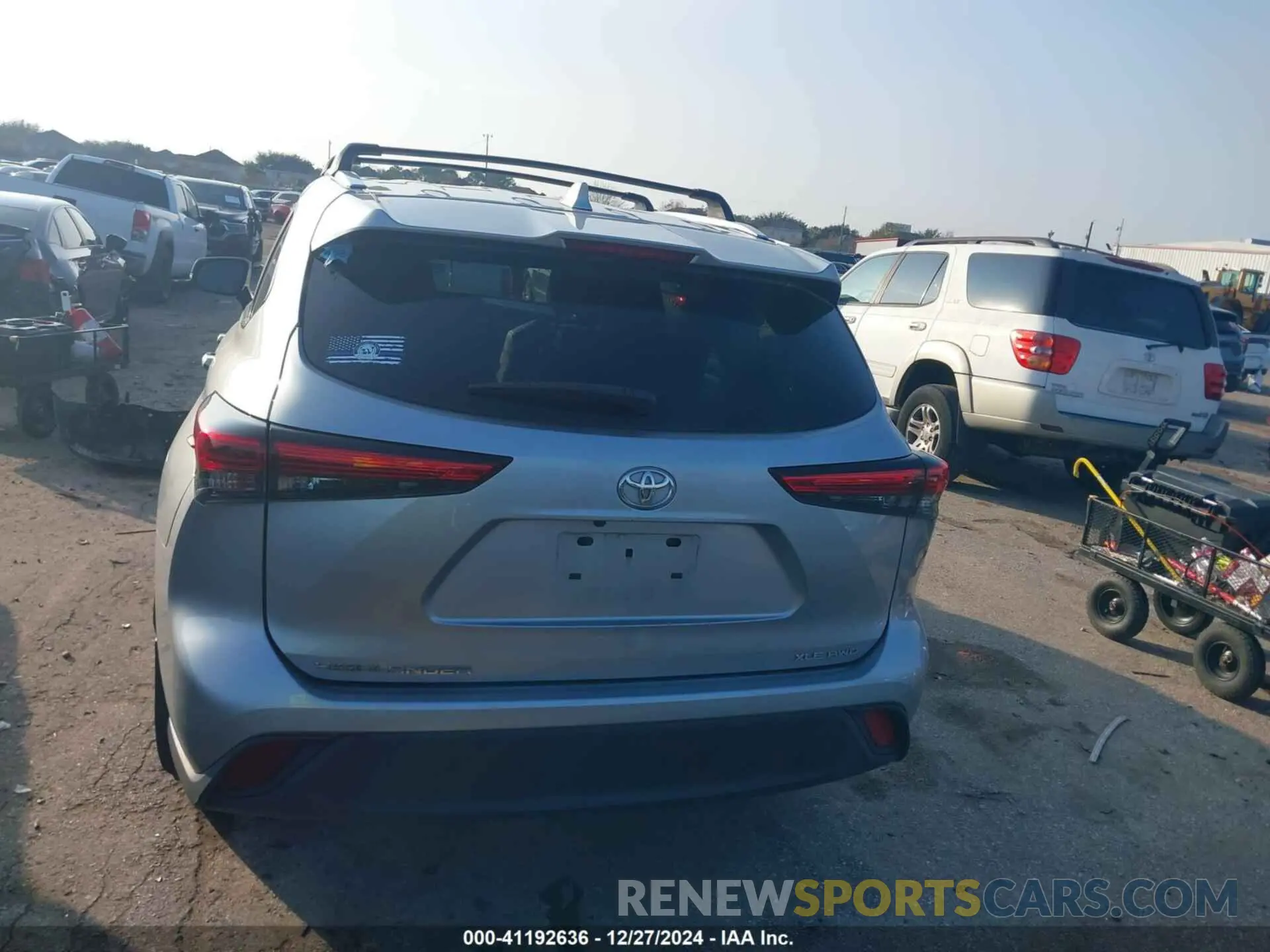 15 fotografías del automóvil dañado 5TDGZRBH0LS508126 TOYOTA HIGHLANDER 2020