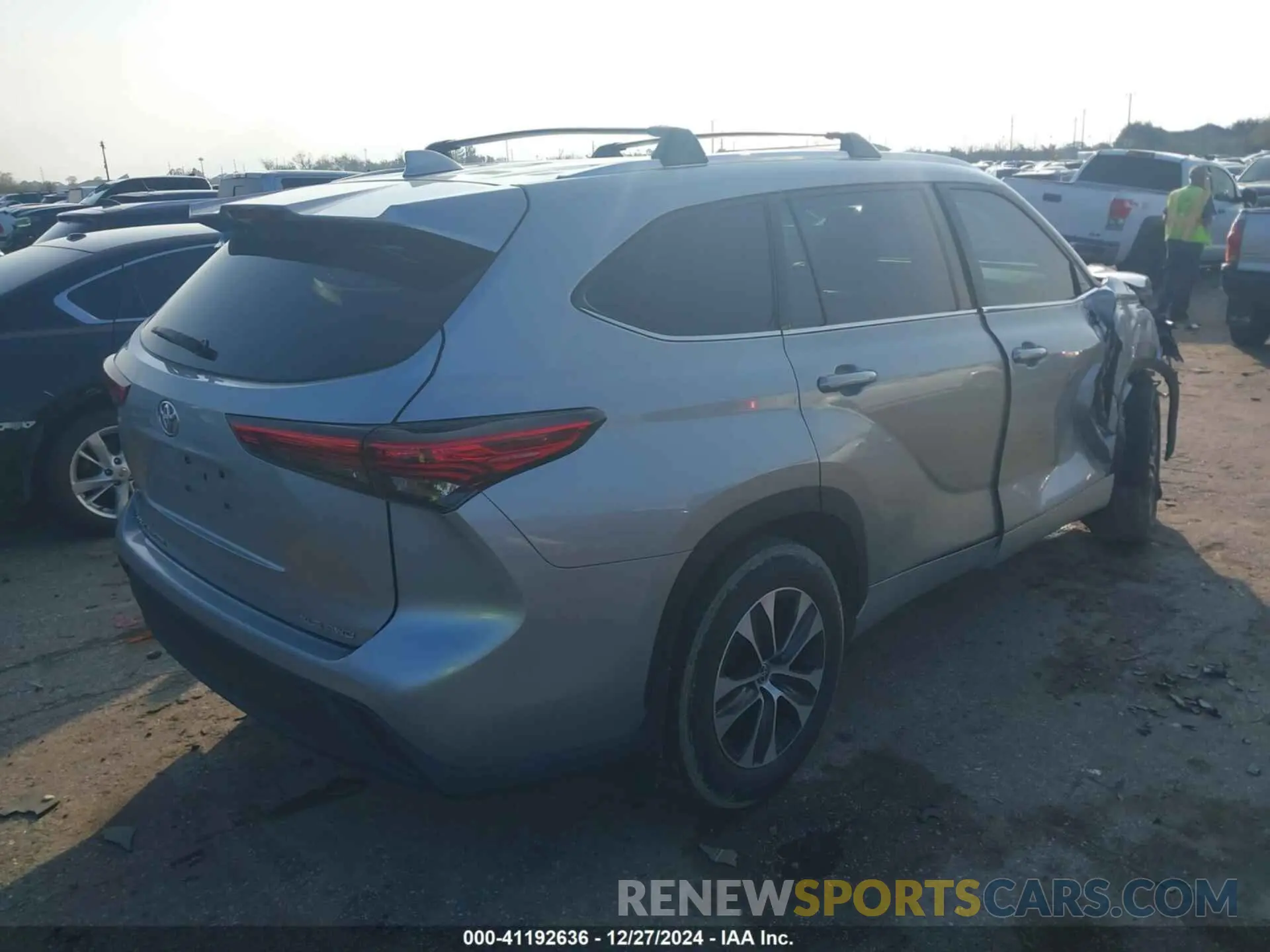 4 fotografías del automóvil dañado 5TDGZRBH0LS508126 TOYOTA HIGHLANDER 2020