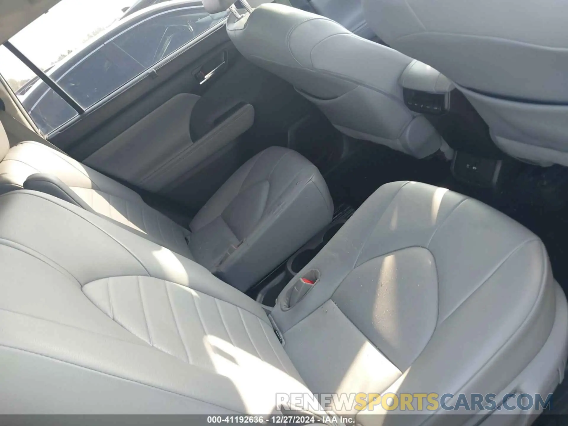 8 fotografías del automóvil dañado 5TDGZRBH0LS508126 TOYOTA HIGHLANDER 2020