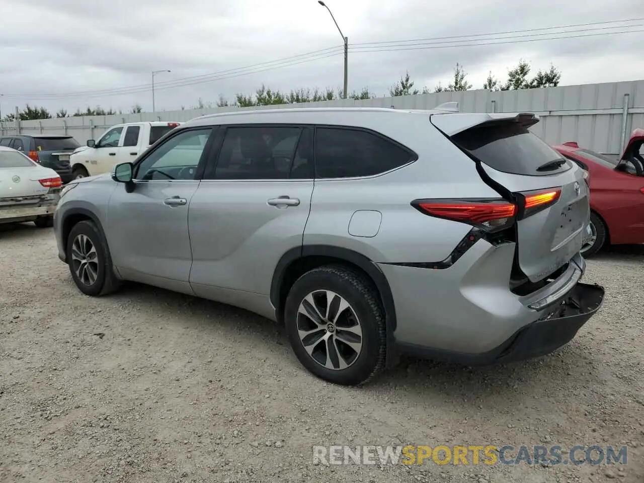 2 fotografías del automóvil dañado 5TDGZRBH0LS522995 TOYOTA HIGHLANDER 2020