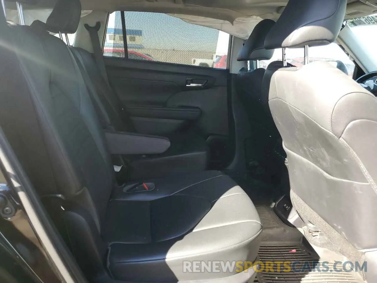 11 fotografías del automóvil dañado 5TDGZRBH2LS043543 TOYOTA HIGHLANDER 2020