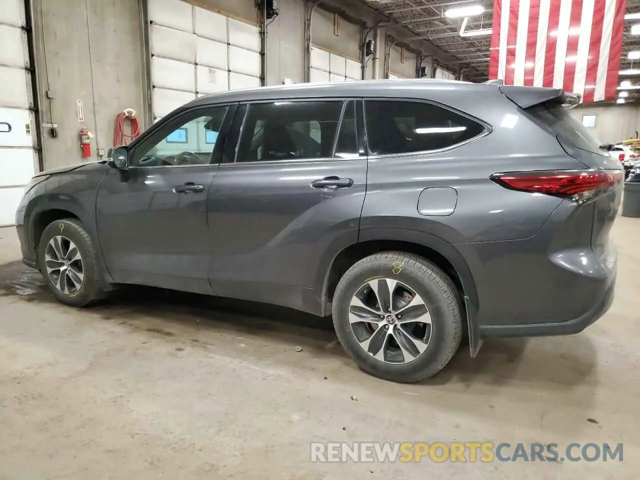2 fotografías del automóvil dañado 5TDGZRBH3LS017789 TOYOTA HIGHLANDER 2020