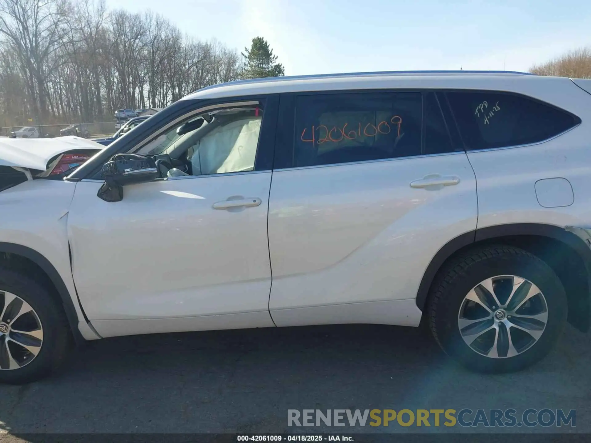 14 fotografías del automóvil dañado 5TDGZRBH4LS031264 TOYOTA HIGHLANDER 2020