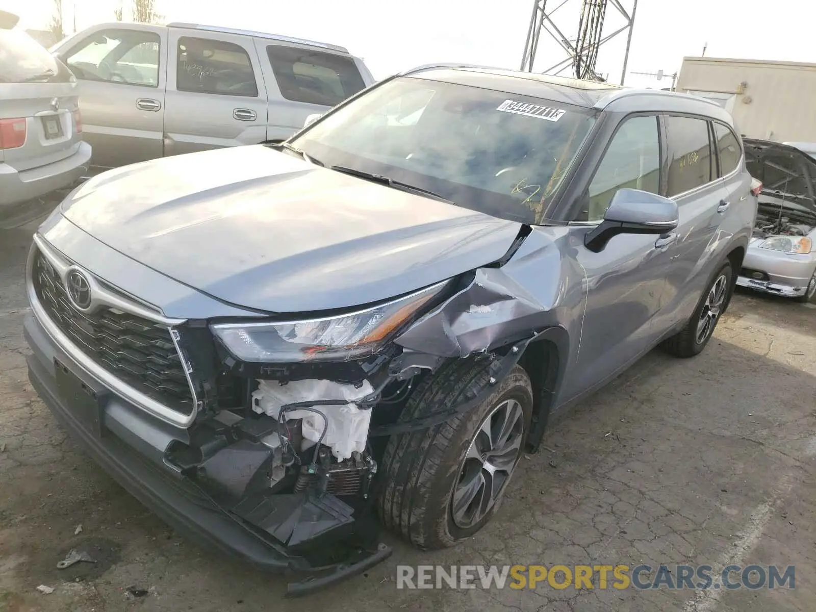 2 fotografías del automóvil dañado 5TDGZRBH5LS010973 TOYOTA HIGHLANDER 2020