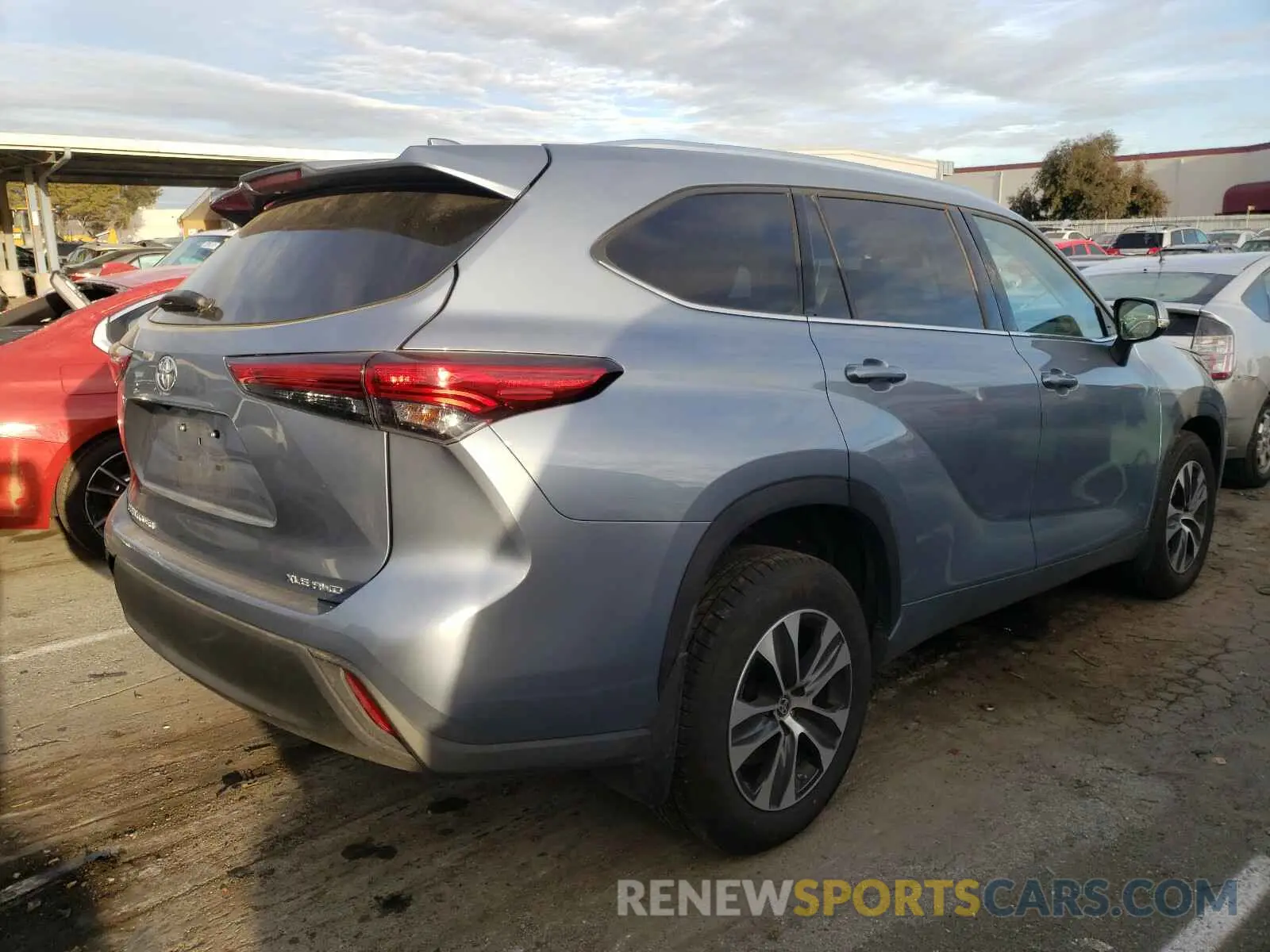 4 fotografías del automóvil dañado 5TDGZRBH5LS010973 TOYOTA HIGHLANDER 2020