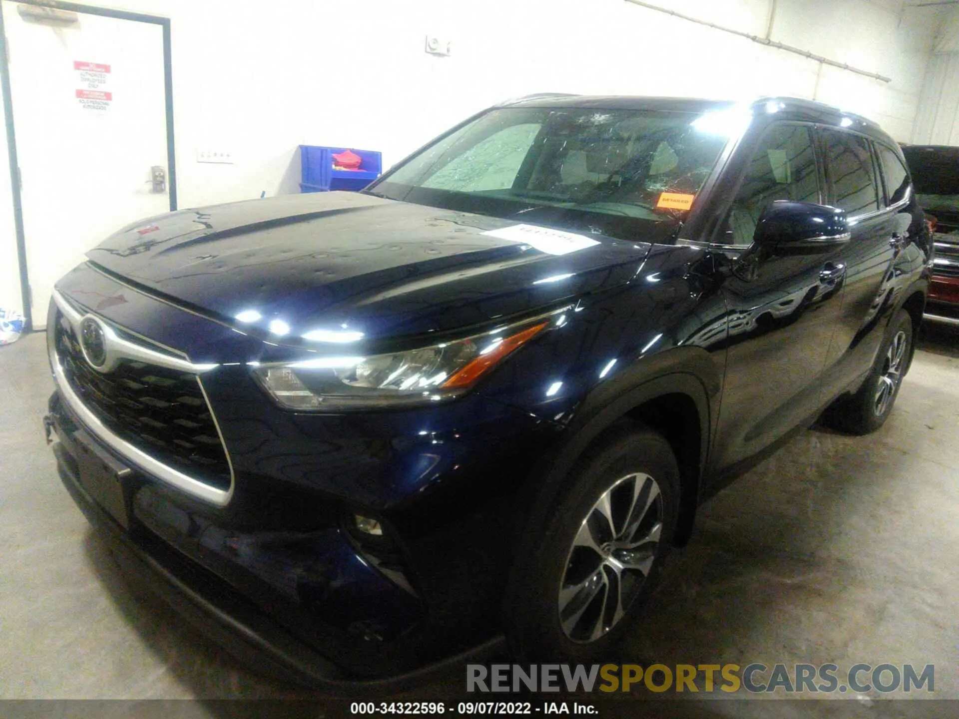 2 fotografías del automóvil dañado 5TDGZRBH5LS507036 TOYOTA HIGHLANDER 2020