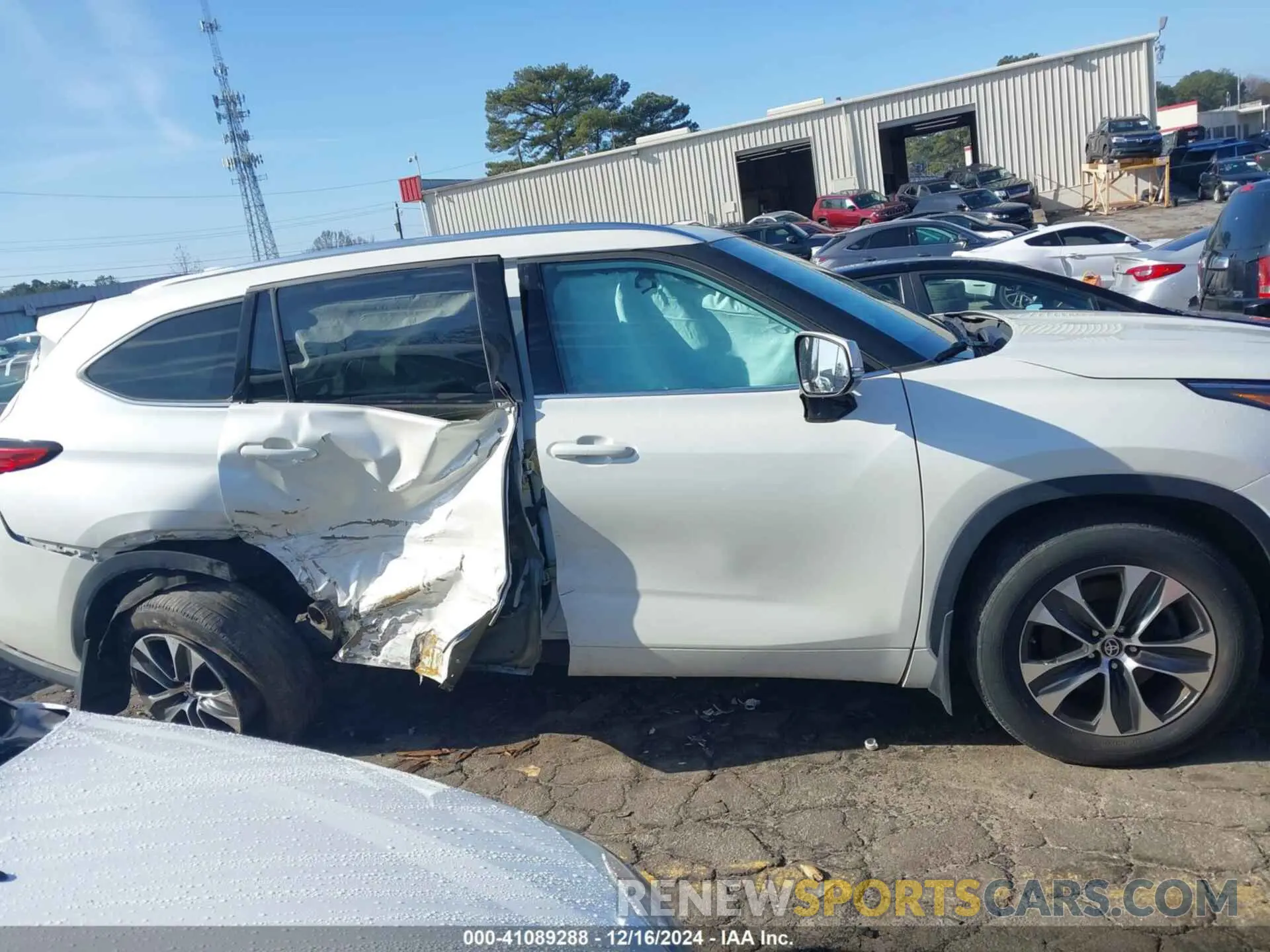 13 fotografías del automóvil dañado 5TDGZRBH9LS501787 TOYOTA HIGHLANDER 2020