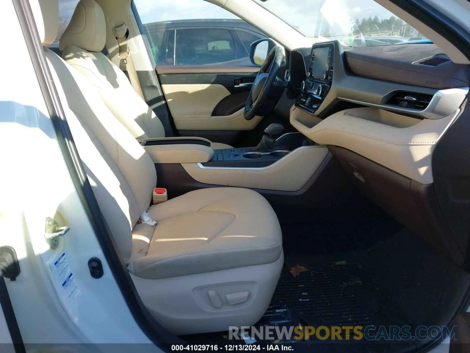 5 fotografías del automóvil dañado 5TDGZRBH9LS508688 TOYOTA HIGHLANDER 2020