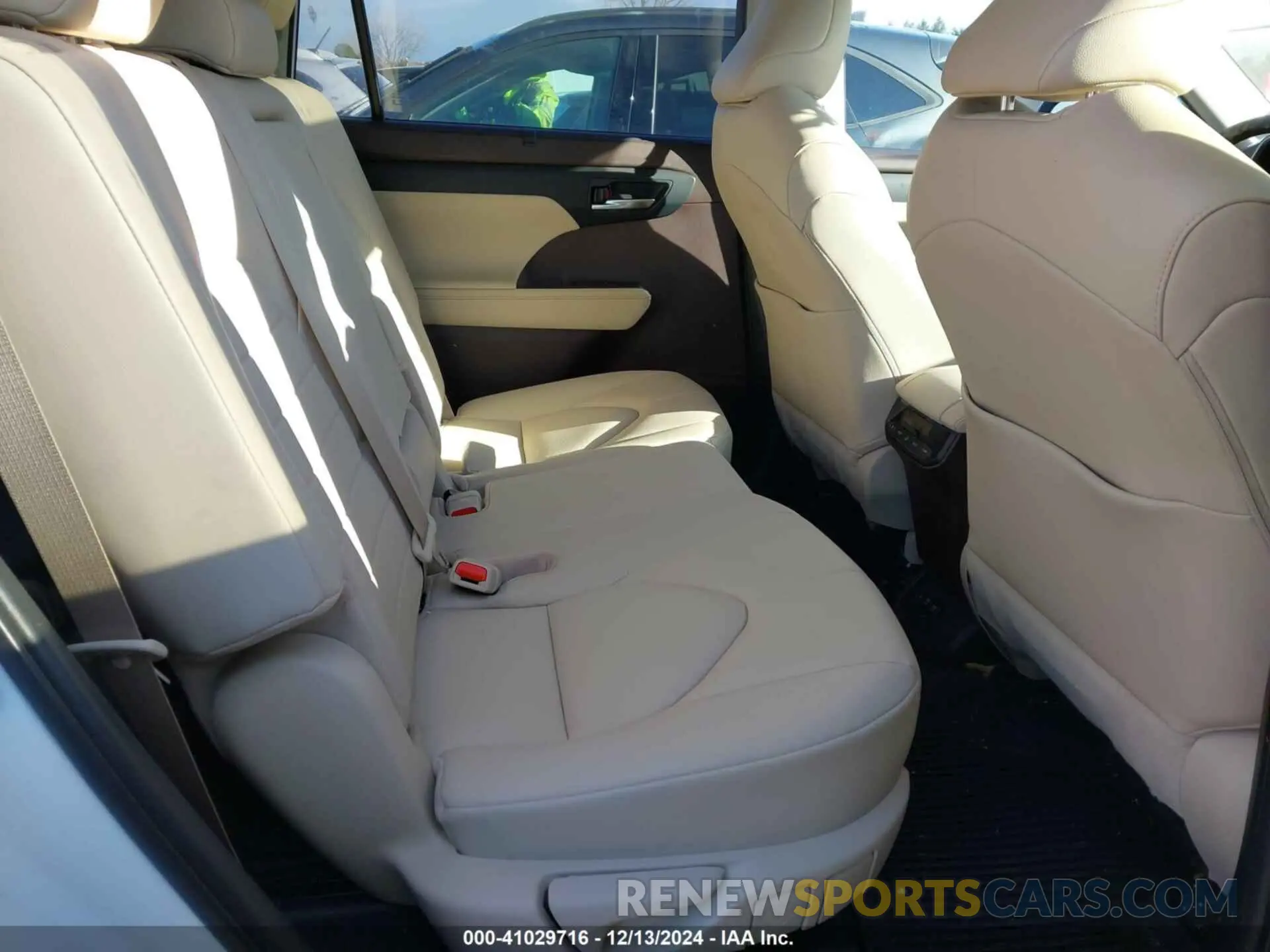 8 fotografías del automóvil dañado 5TDGZRBH9LS508688 TOYOTA HIGHLANDER 2020