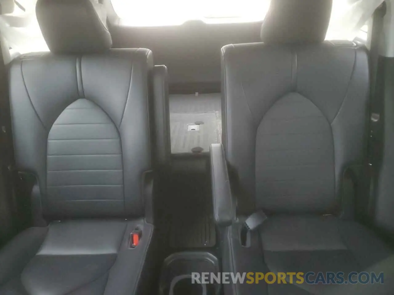 10 fotografías del automóvil dañado 5TDGZRBHXLS045606 TOYOTA HIGHLANDER 2020