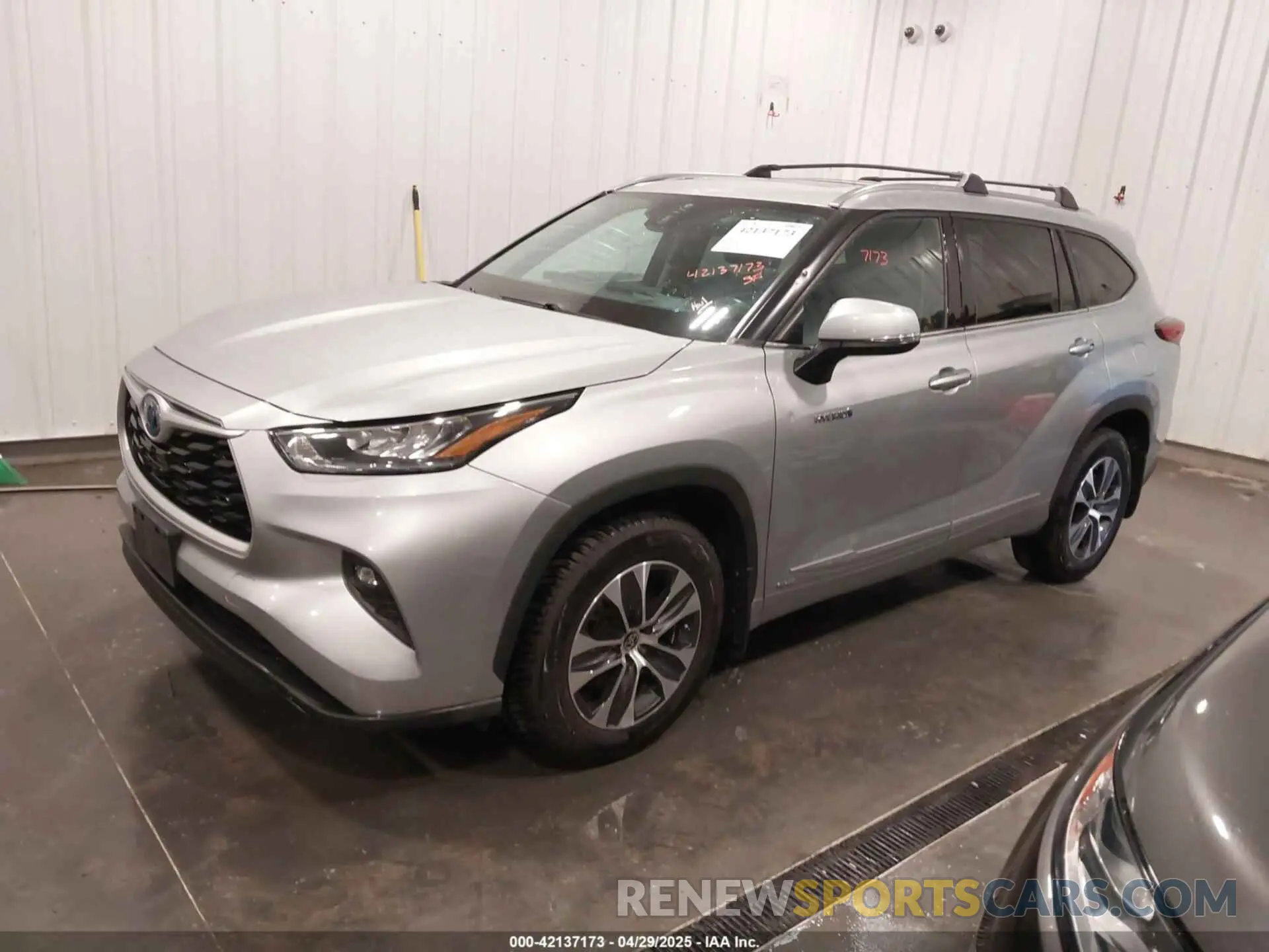 2 fotografías del automóvil dañado 5TDHBRCH0LS514290 TOYOTA HIGHLANDER 2020