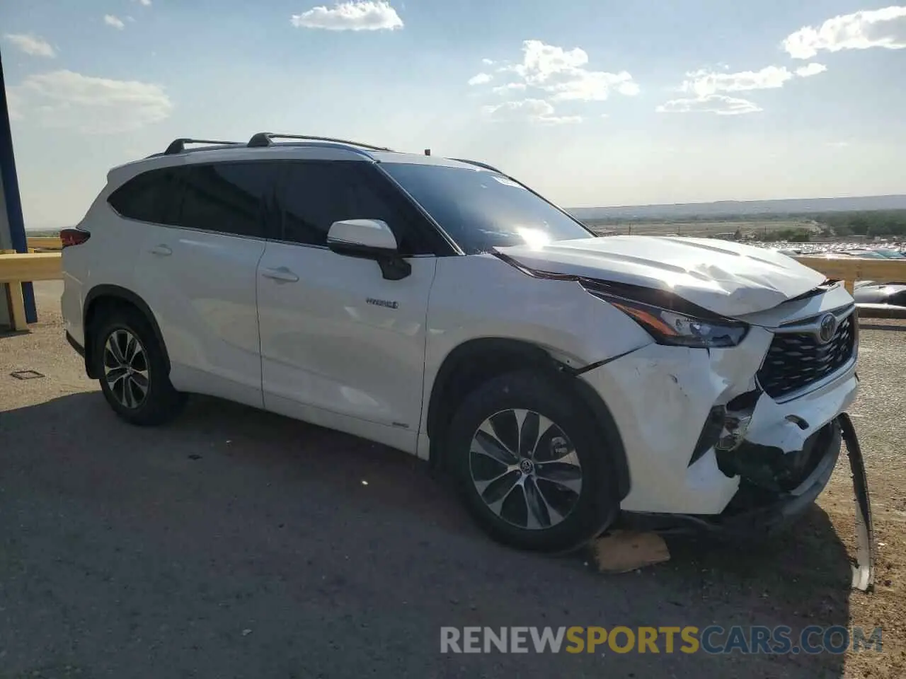4 fotografías del automóvil dañado 5TDHBRCH1LS508837 TOYOTA HIGHLANDER 2020