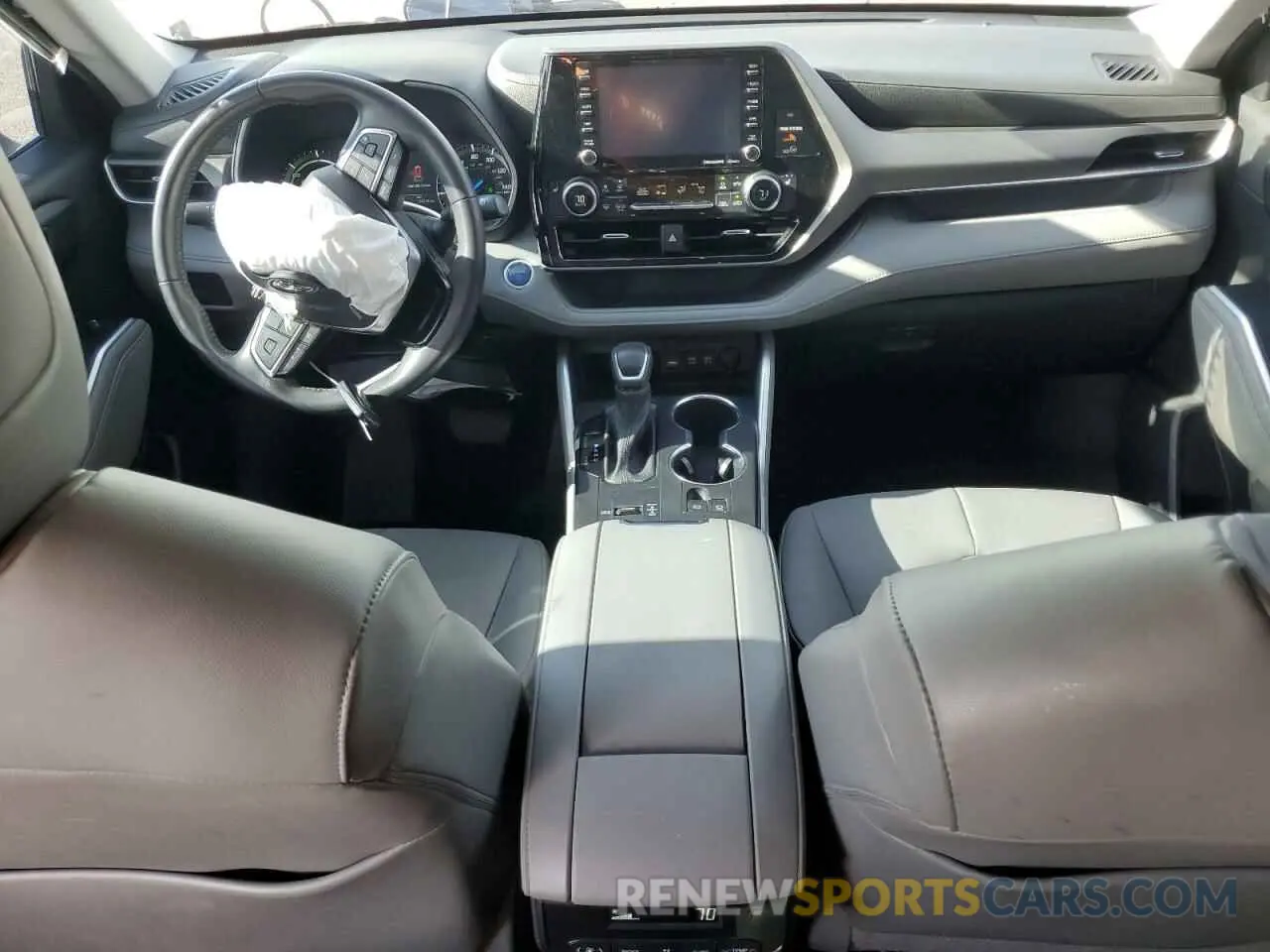 8 fotografías del automóvil dañado 5TDHBRCH1LS508837 TOYOTA HIGHLANDER 2020