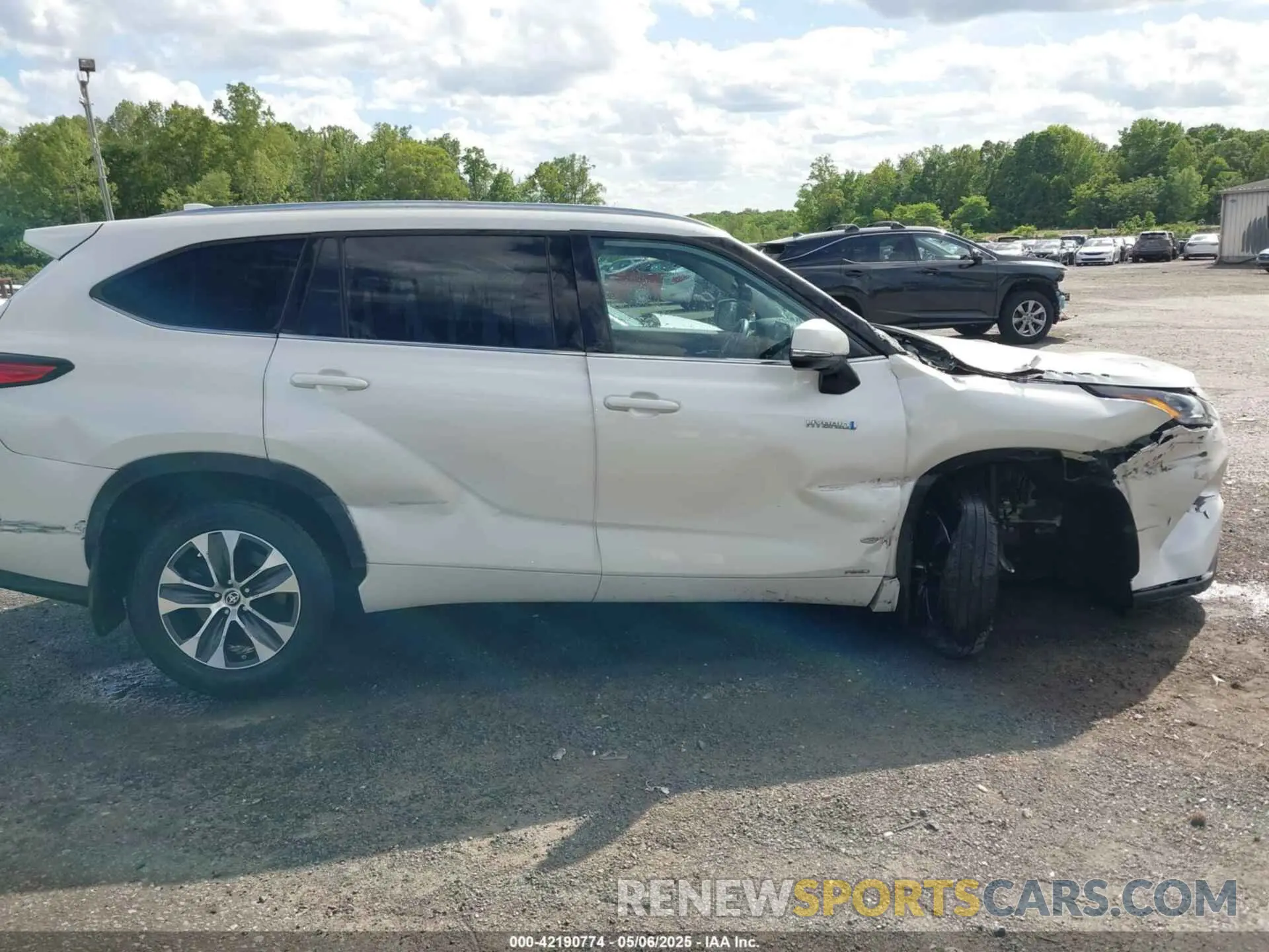 13 fotografías del automóvil dañado 5TDHBRCH3LS510590 TOYOTA HIGHLANDER 2020
