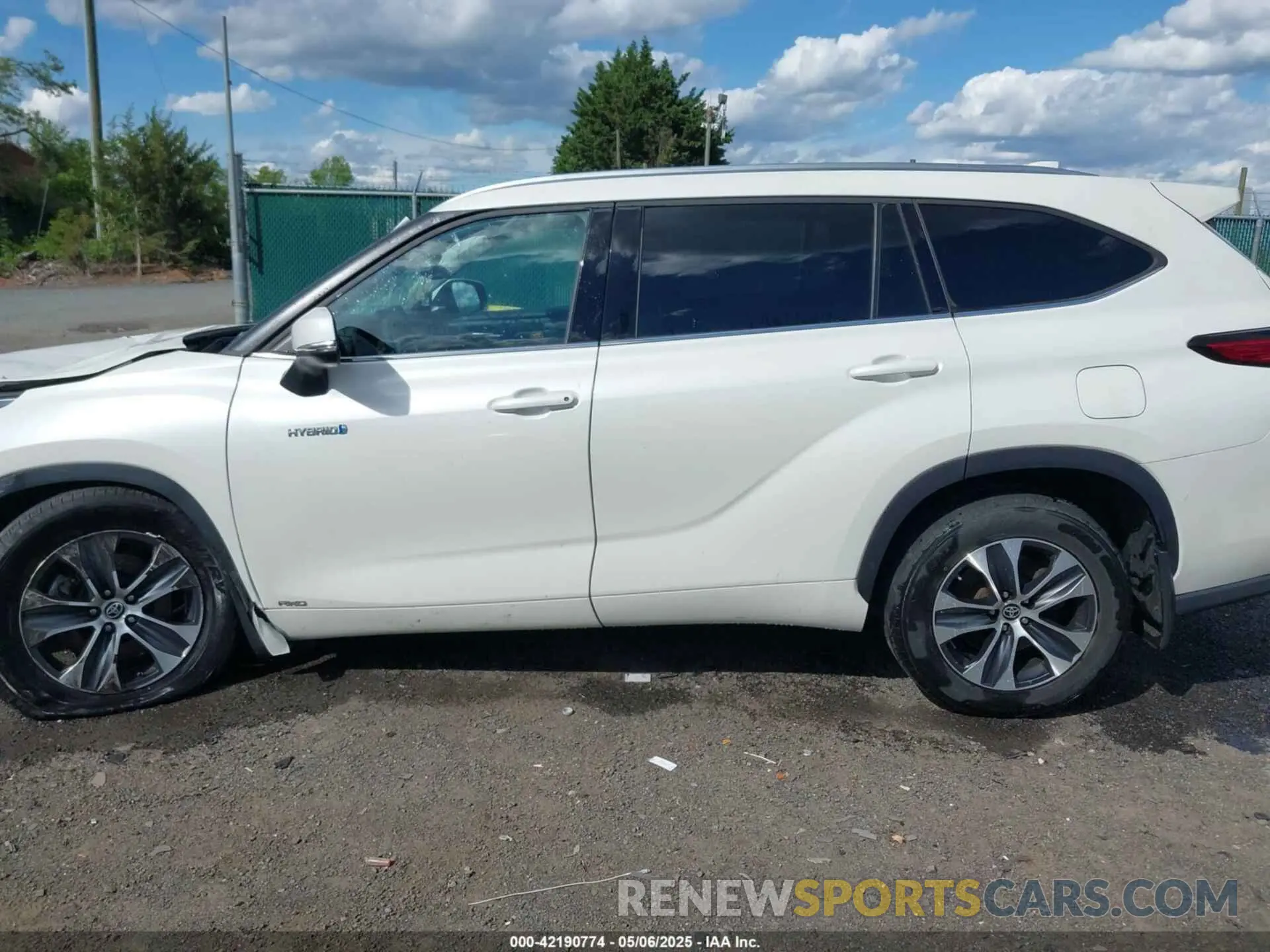 14 fotografías del automóvil dañado 5TDHBRCH3LS510590 TOYOTA HIGHLANDER 2020