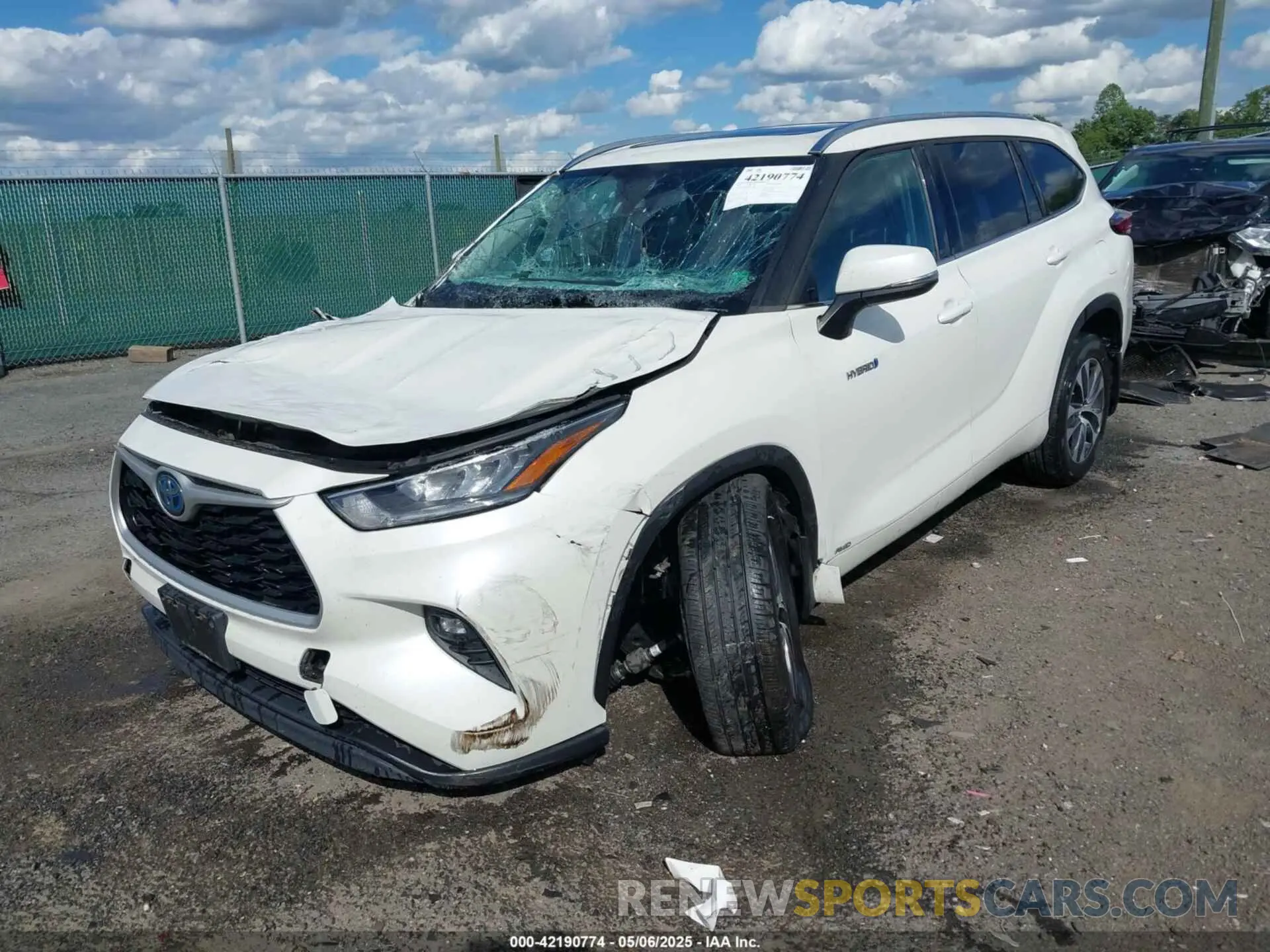 2 fotografías del automóvil dañado 5TDHBRCH3LS510590 TOYOTA HIGHLANDER 2020