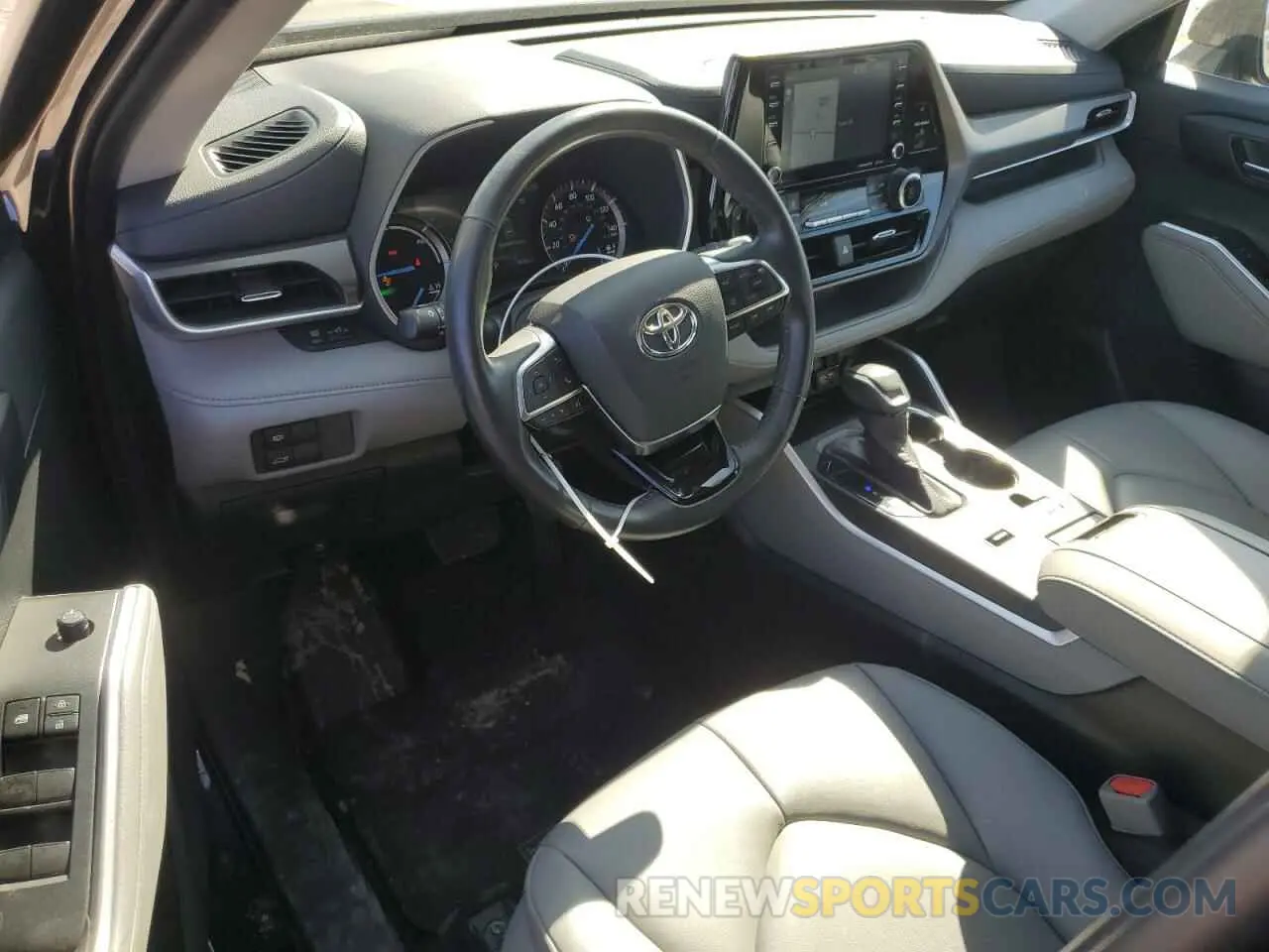8 fotografías del automóvil dañado 5TDHBRCH5LS503821 TOYOTA HIGHLANDER 2020
