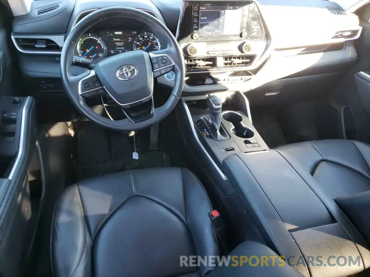 8 fotografías del automóvil dañado 5TDHBRCH5LS506153 TOYOTA HIGHLANDER 2020