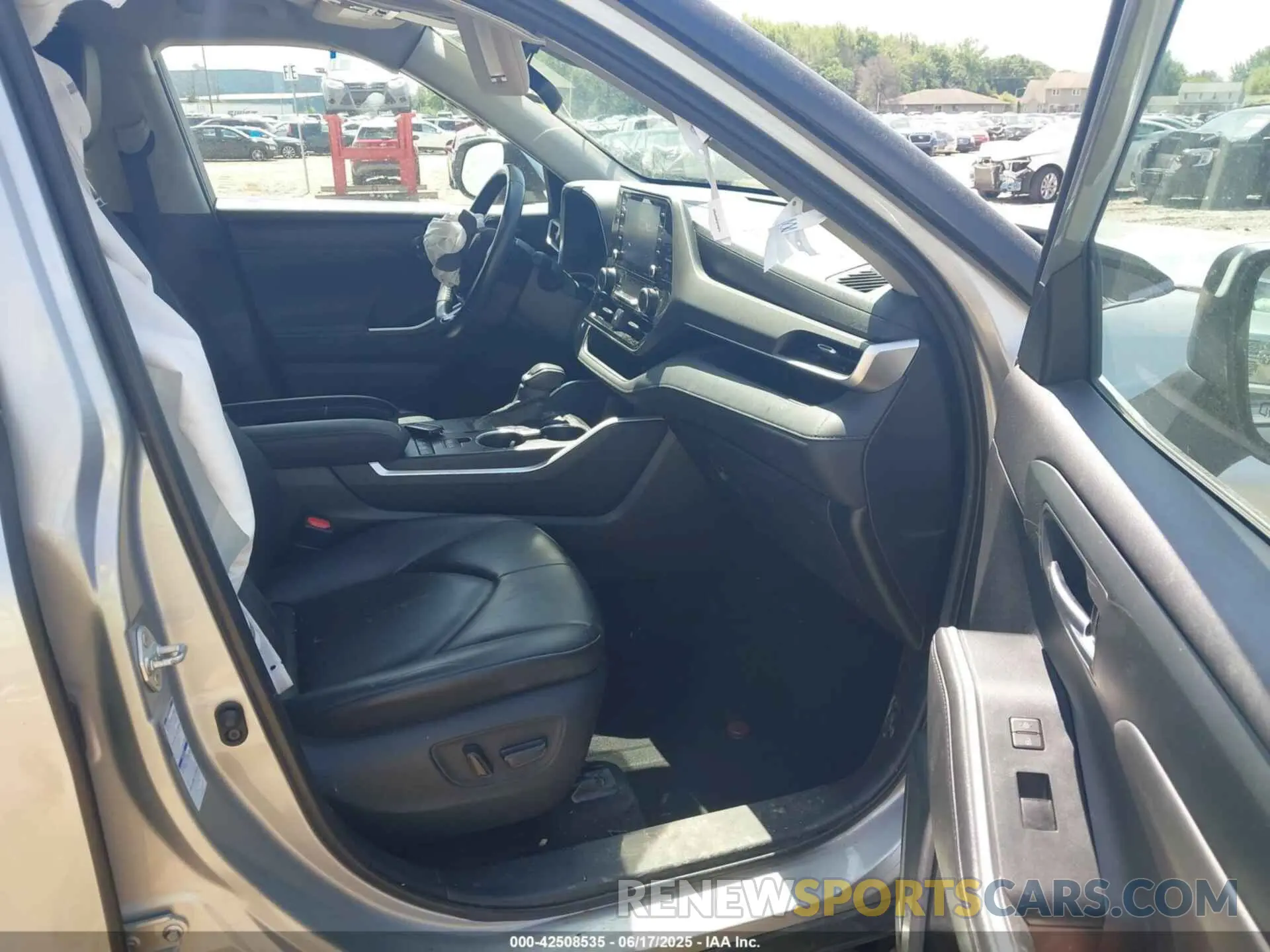 5 fotografías del automóvil dañado 5TDHBRCH9LS502798 TOYOTA HIGHLANDER 2020