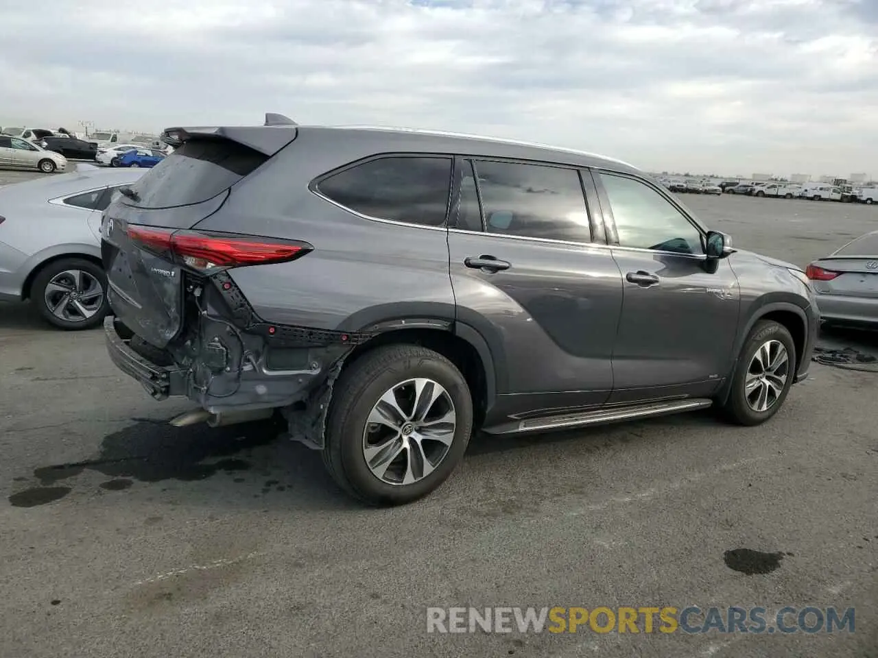 3 fotografías del automóvil dañado 5TDHBRCHXLS512661 TOYOTA HIGHLANDER 2020
