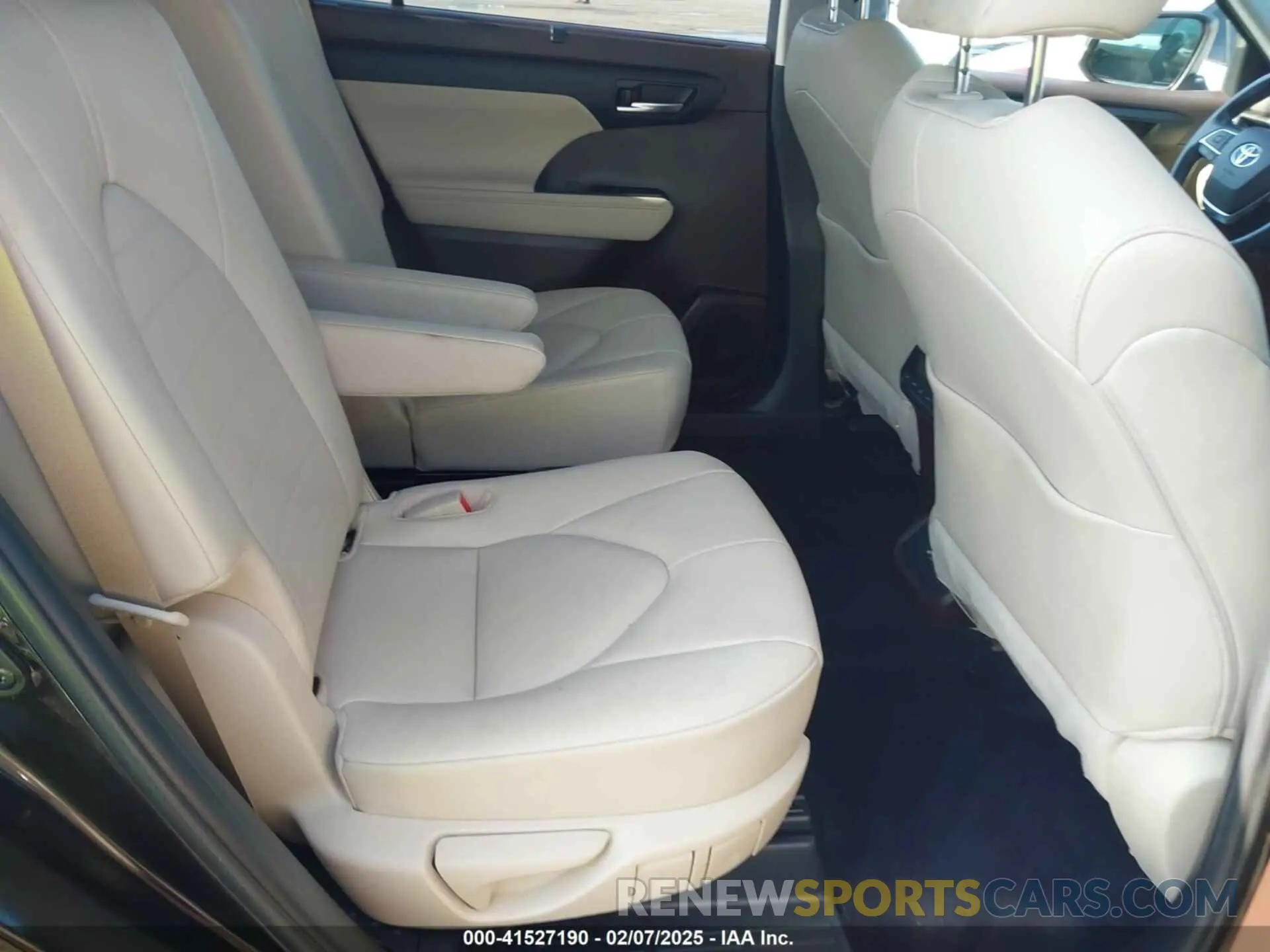 8 fotografías del automóvil dañado 5TDHZRAH2LS004537 TOYOTA HIGHLANDER 2020
