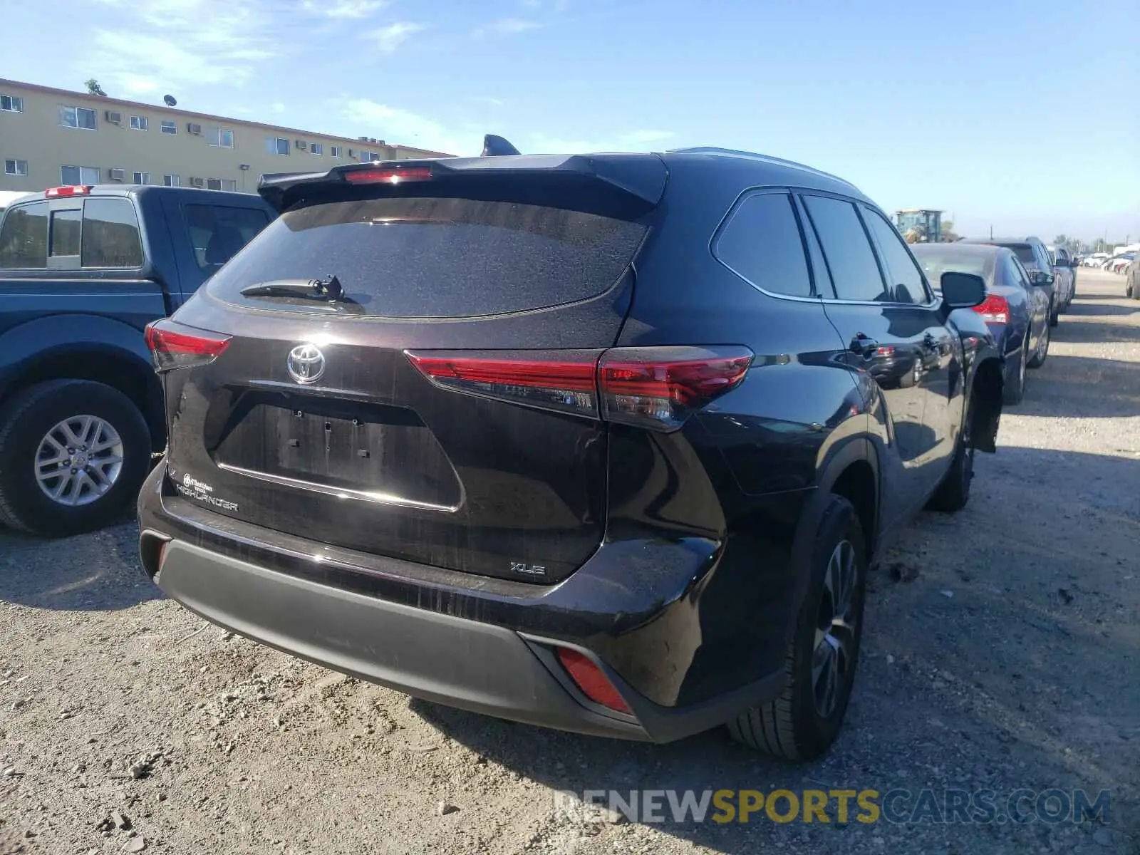 4 fotografías del automóvil dañado 5TDHZRAH8LS003697 TOYOTA HIGHLANDER 2020