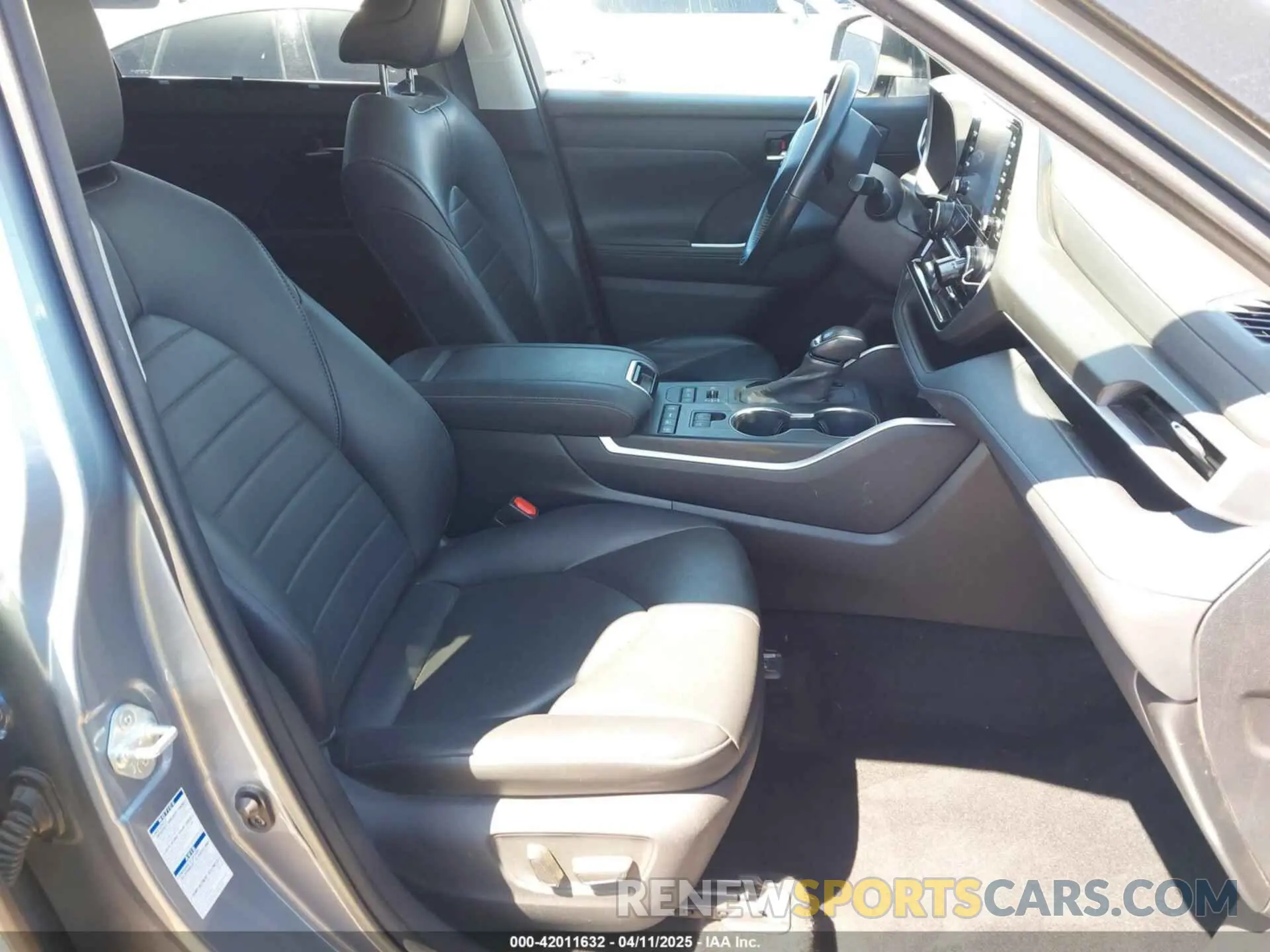 5 fotografías del automóvil dañado 5TDHZRBH3LS020065 TOYOTA HIGHLANDER 2020