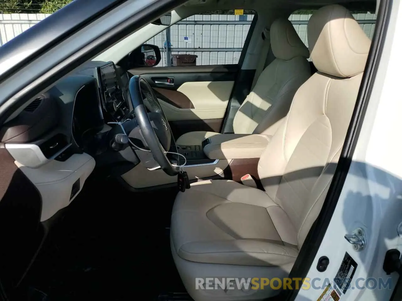 7 fotografías del automóvil dañado 5TDHZRBH7LS511111 TOYOTA HIGHLANDER 2020