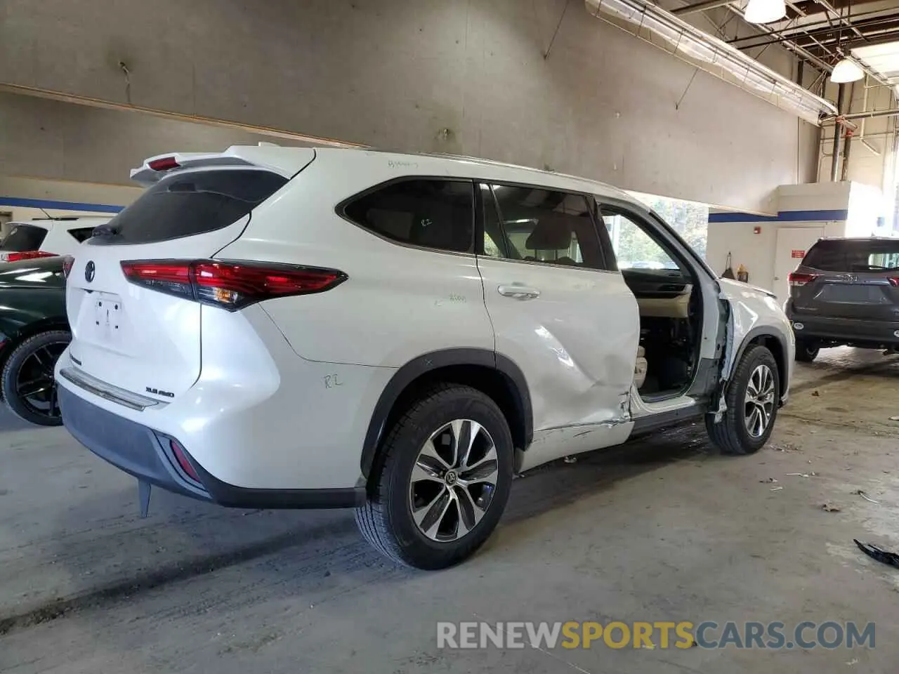 3 fotografías del automóvil dañado 5TDHZRBH9LS037419 TOYOTA HIGHLANDER 2020