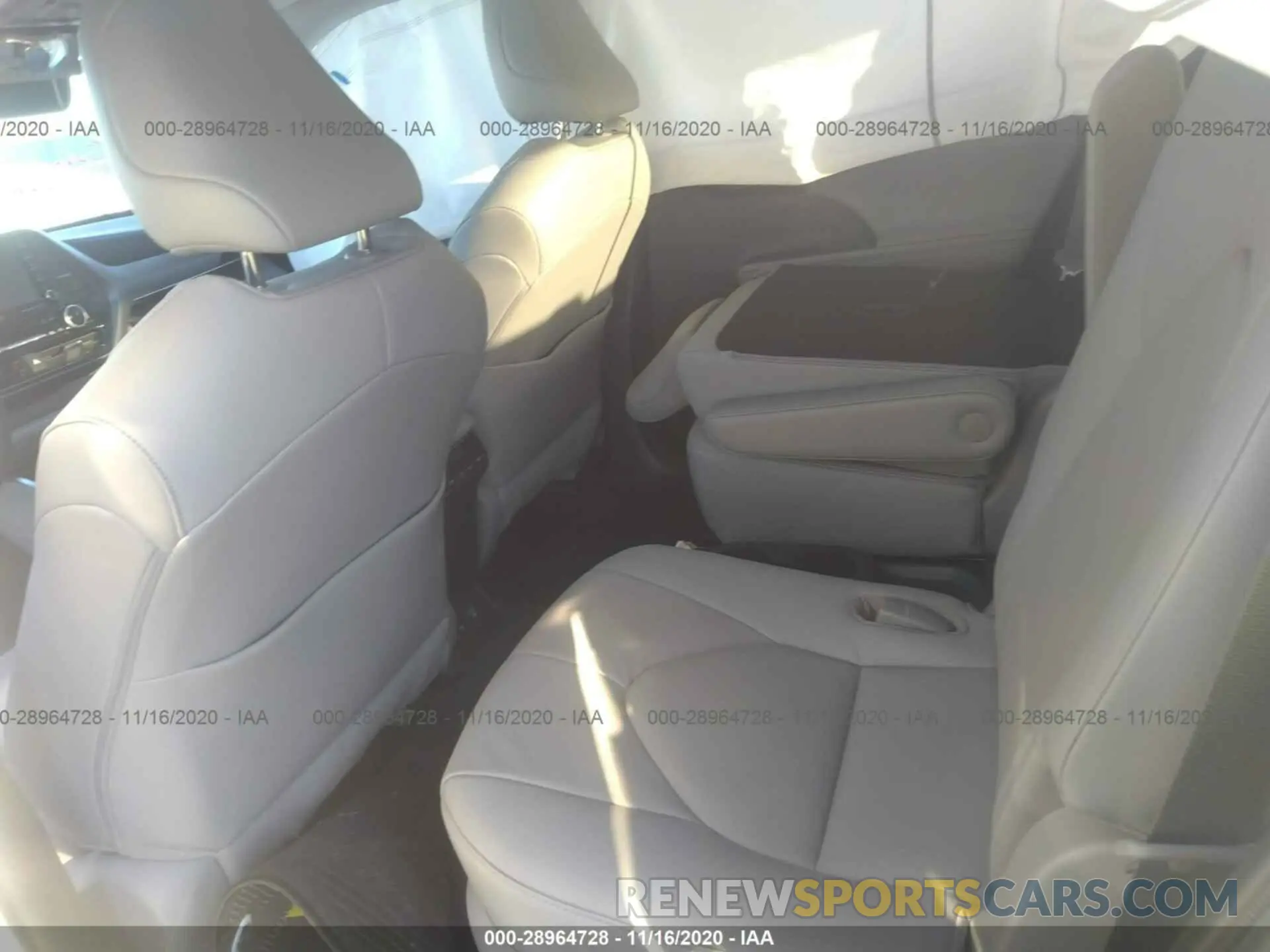8 fotografías del automóvil dañado 5TDYARAH9LS000363 TOYOTA HIGHLANDER 2020