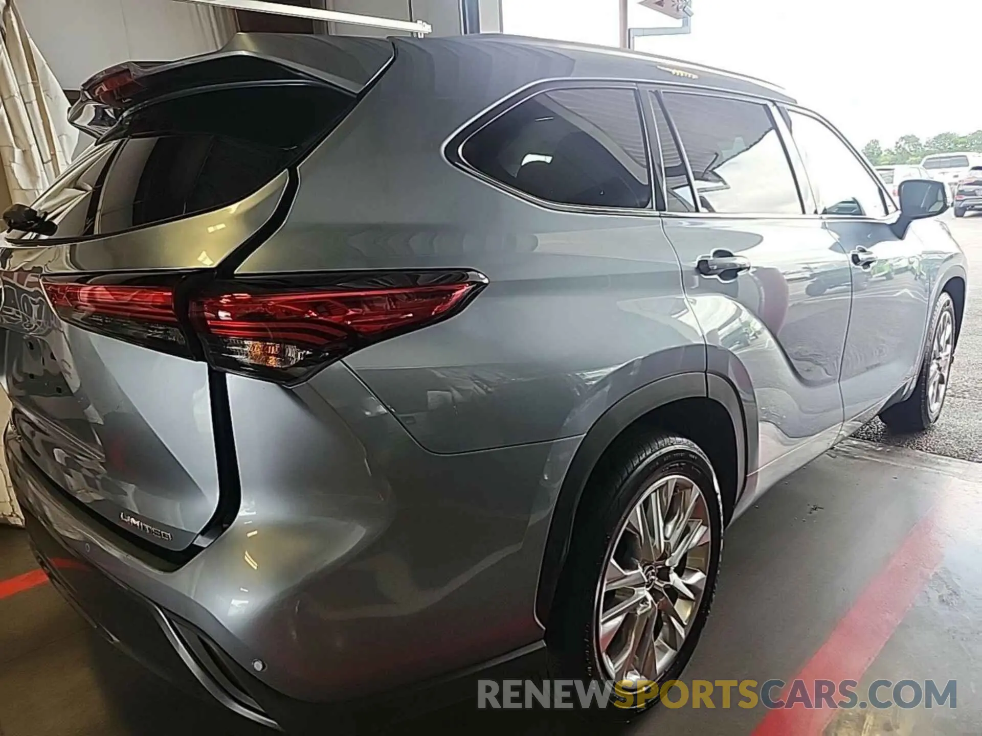 17 fotografías del automóvil dañado 5TDYZRAH4LS003292 TOYOTA HIGHLANDER 2020