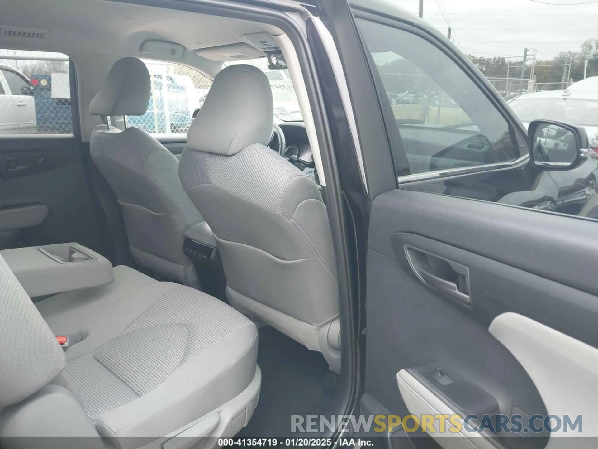 8 fotografías del automóvil dañado 5TDZARAH7LS002438 TOYOTA HIGHLANDER 2020