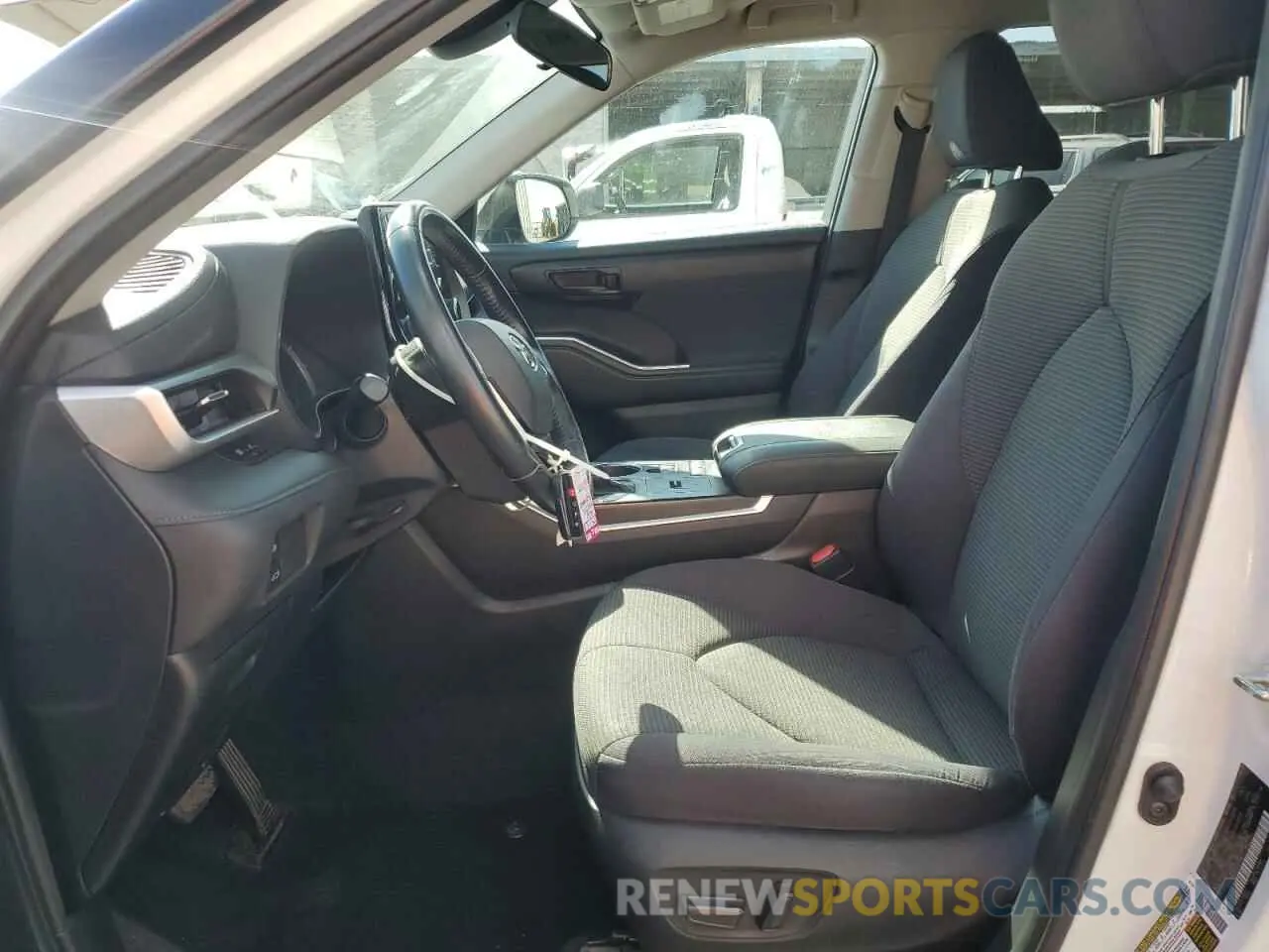 7 fotografías del automóvil dañado 5TDZARAH9LS501936 TOYOTA HIGHLANDER 2020
