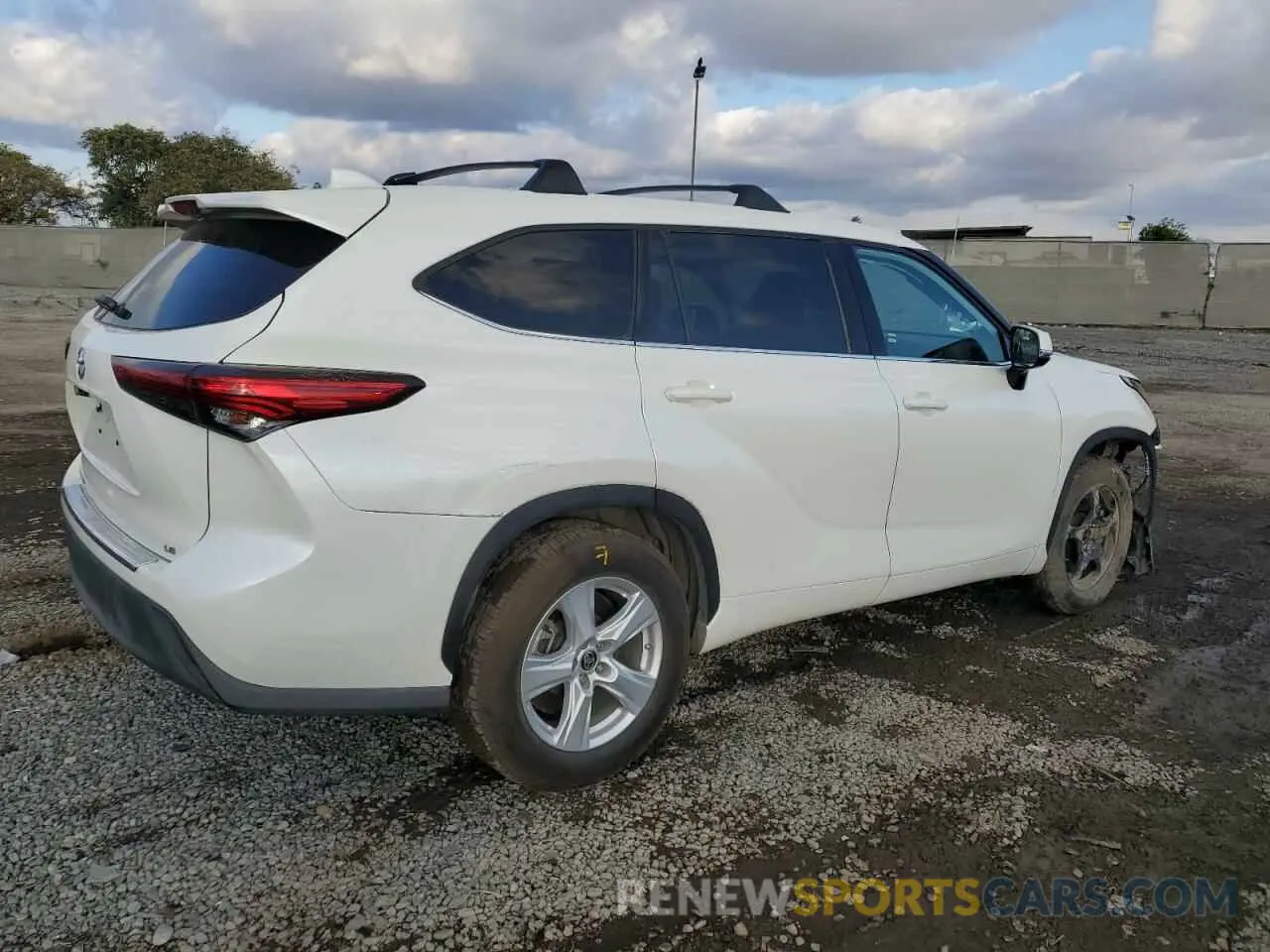 3 fotografías del automóvil dañado 5TDZZRAH3LS505022 TOYOTA HIGHLANDER 2020