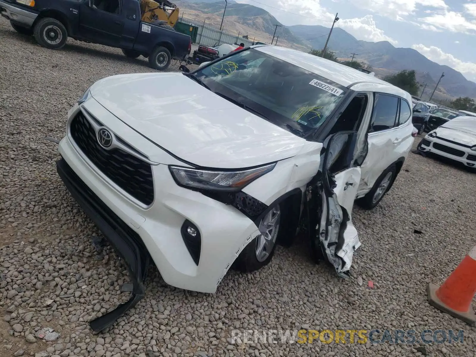 2 fotografías del automóvil dañado 5TDZZRAH4LS024504 TOYOTA HIGHLANDER 2020