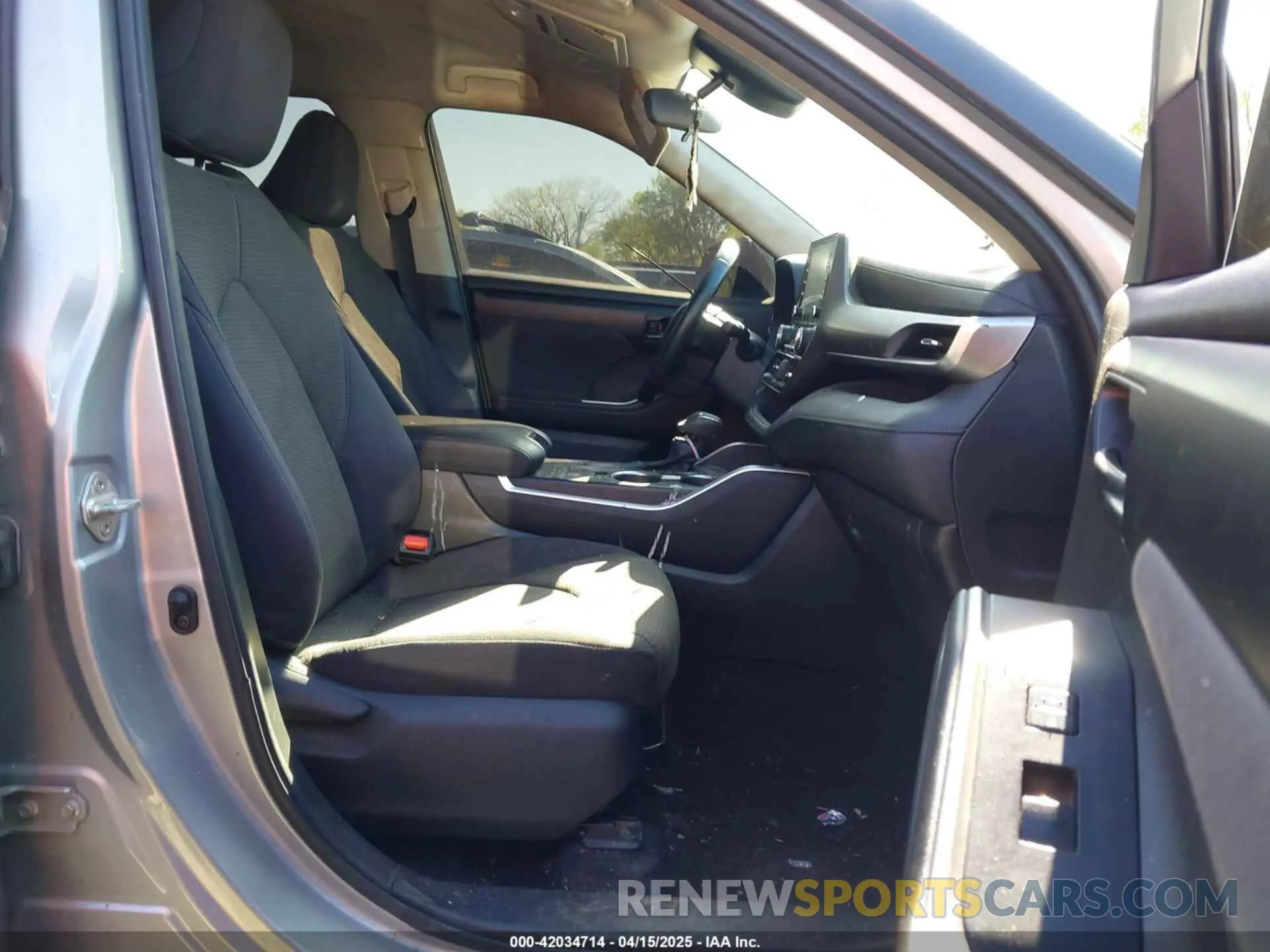 5 fotografías del automóvil dañado 5TDZZRAH6LS027761 TOYOTA HIGHLANDER 2020