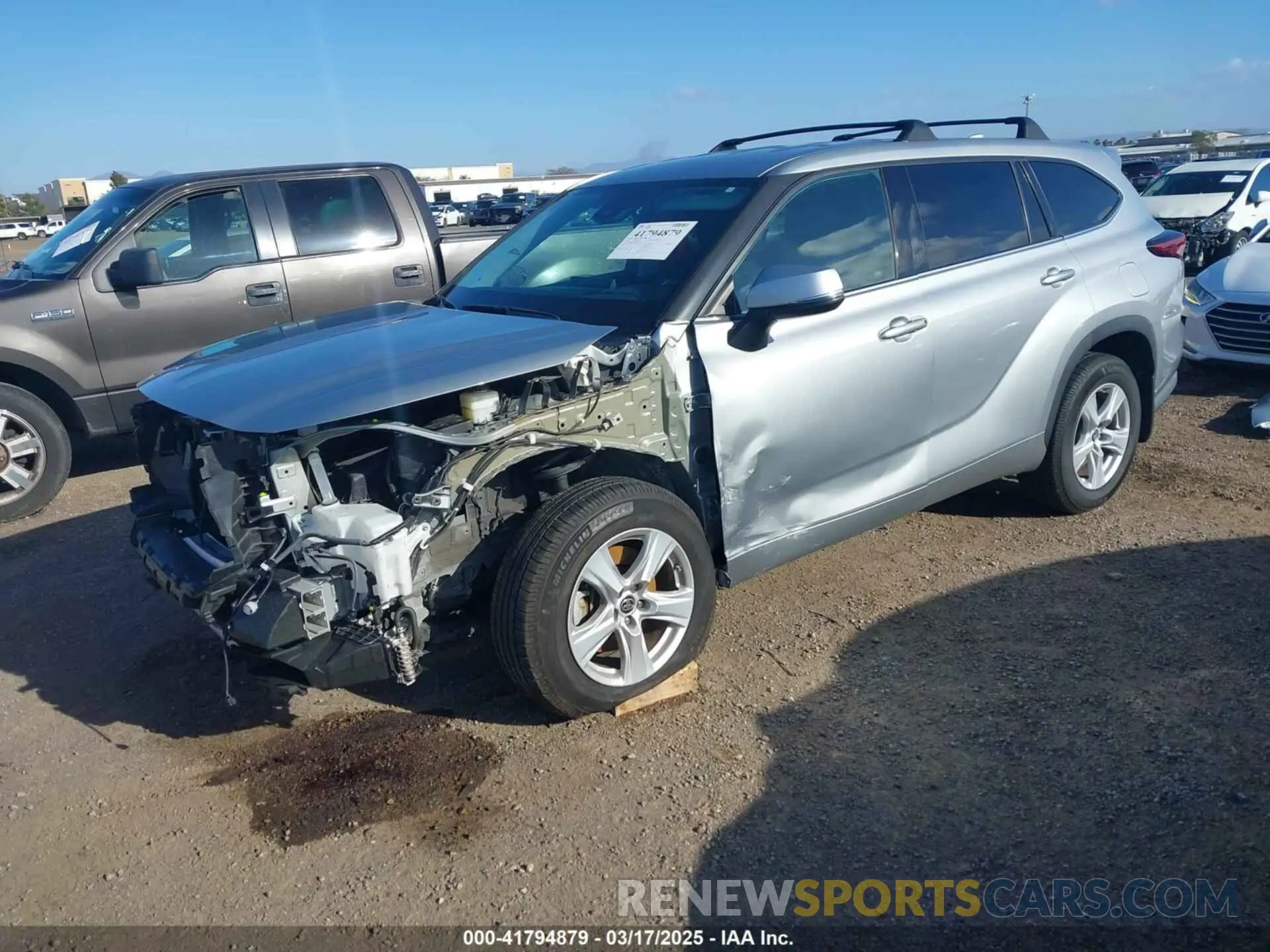 2 fotografías del automóvil dañado 5TDZZRAH6LS500736 TOYOTA HIGHLANDER 2020