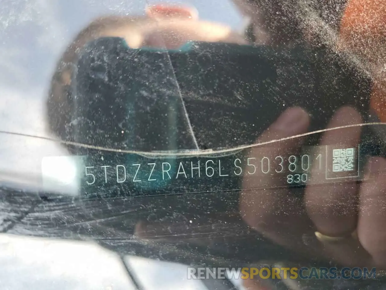 14 fotografías del automóvil dañado 5TDZZRAH6LS503801 TOYOTA HIGHLANDER 2020