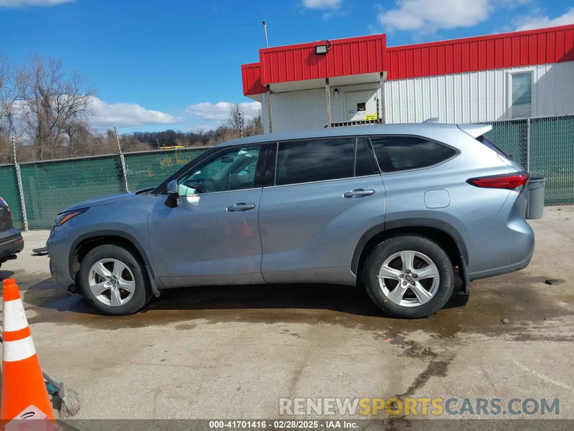 14 fotografías del automóvil dañado 5TDBZRBH0MS146973 TOYOTA HIGHLANDER 2021