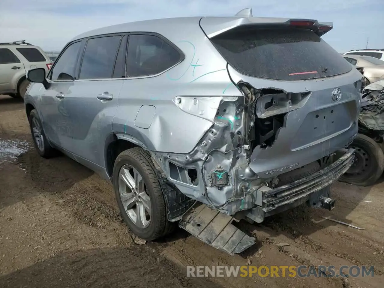 2 fotografías del automóvil dañado 5TDBZRBH3MS543822 TOYOTA HIGHLANDER 2021