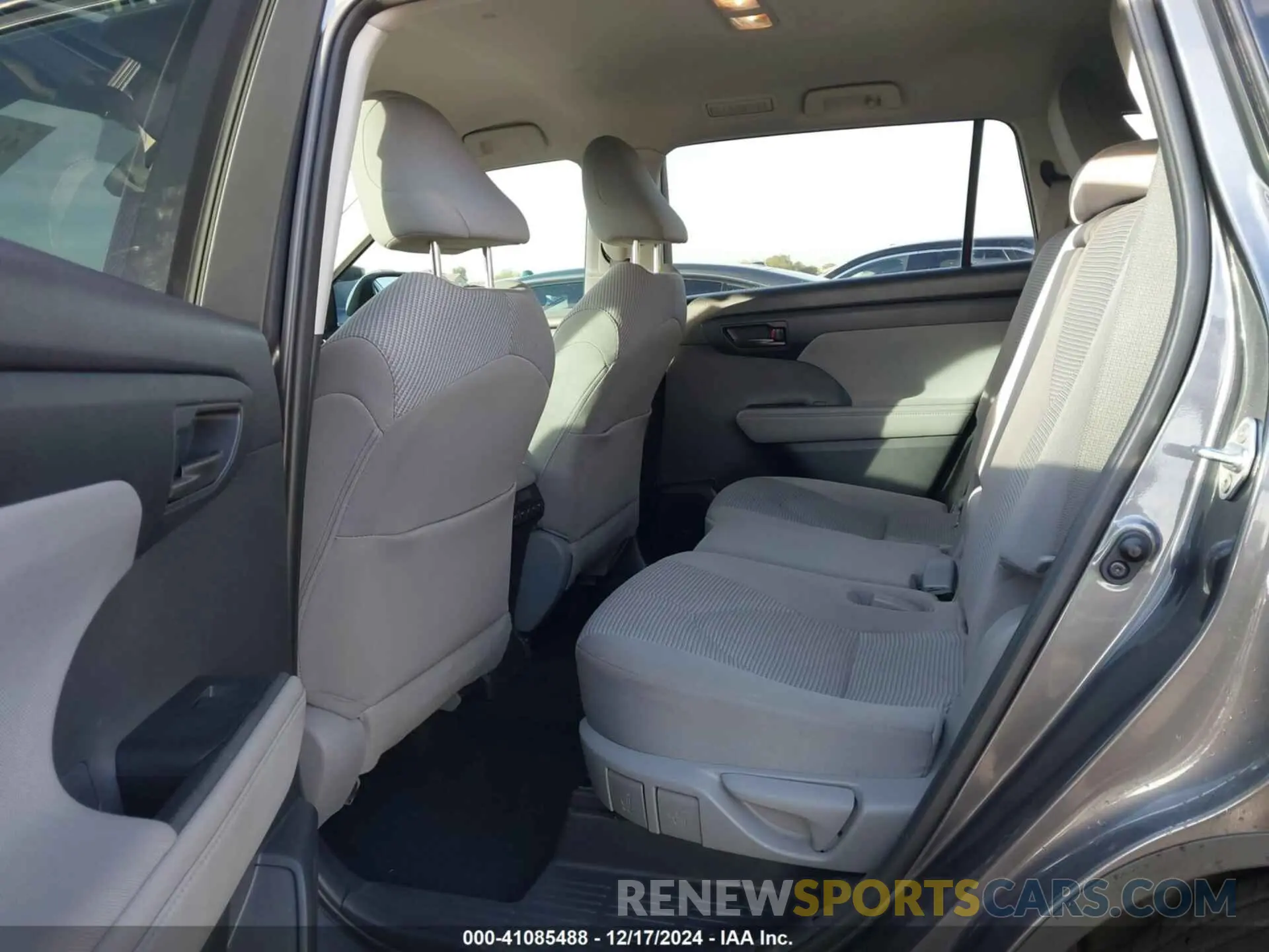 8 fotografías del automóvil dañado 5TDBZRBH9MS535563 TOYOTA HIGHLANDER 2021