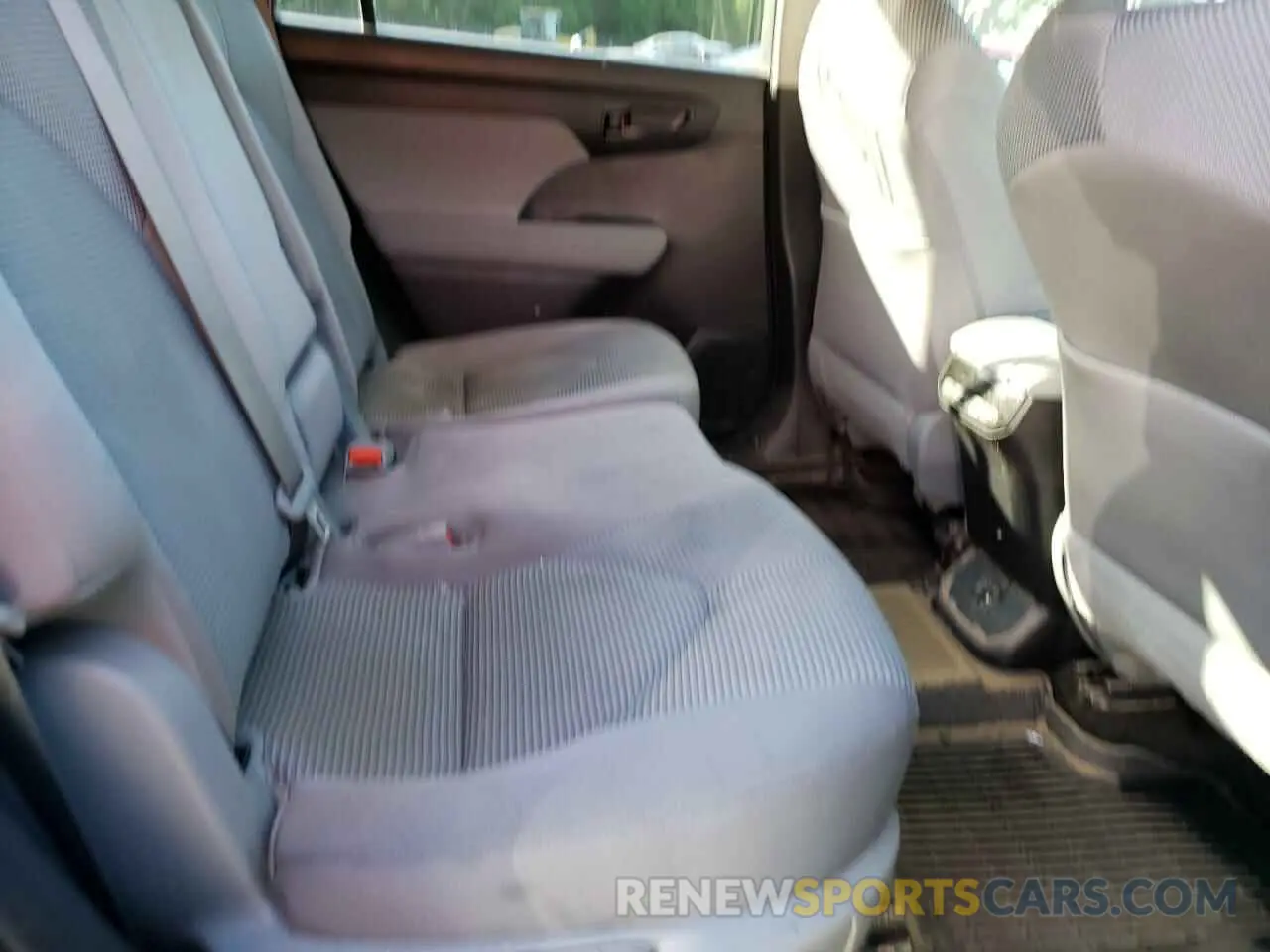 6 fotografías del automóvil dañado 5TDBZRBHXMS142140 TOYOTA HIGHLANDER 2021