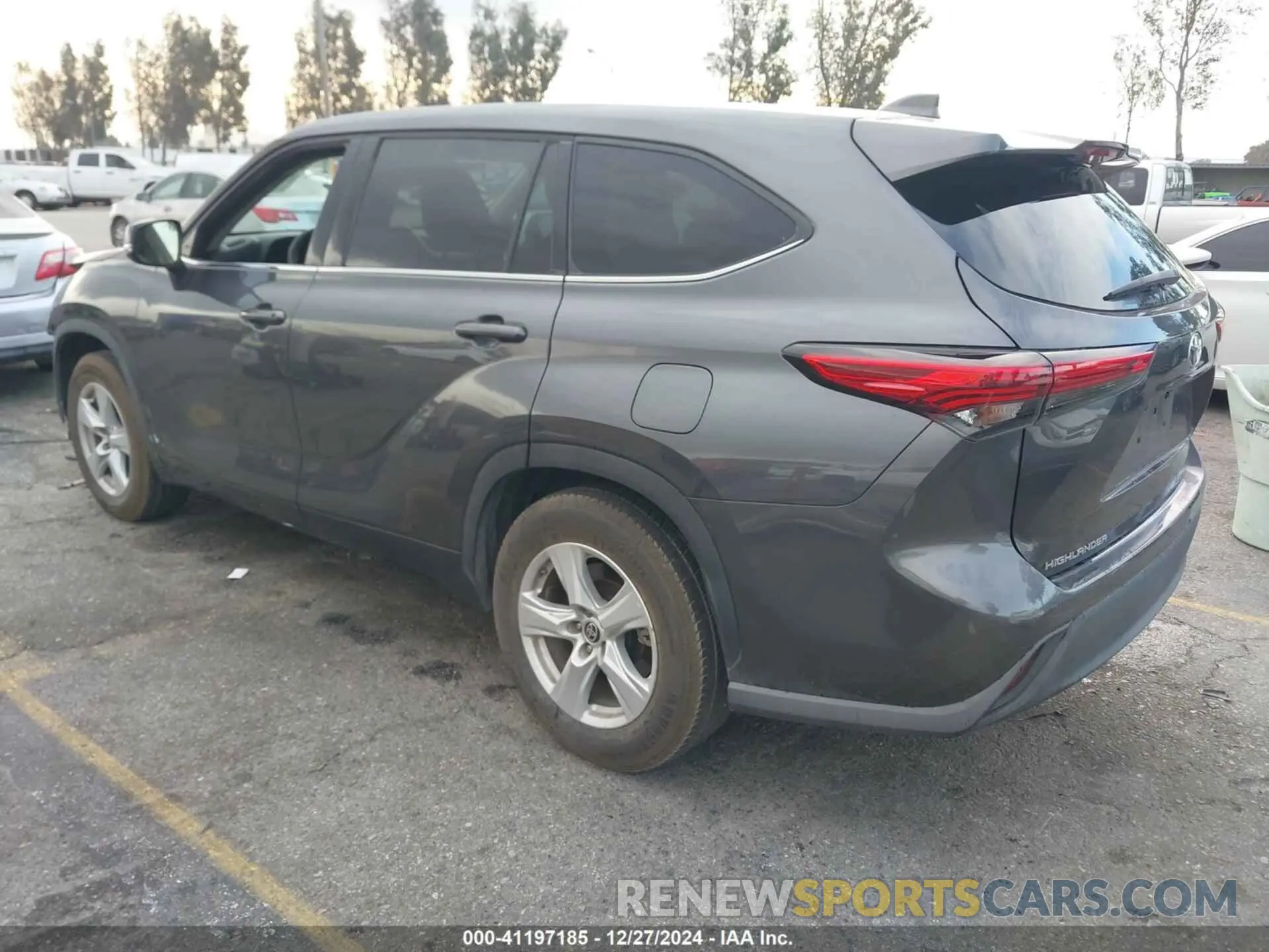 3 fotografías del automóvil dañado 5TDCZRAH0MS033644 TOYOTA HIGHLANDER 2021