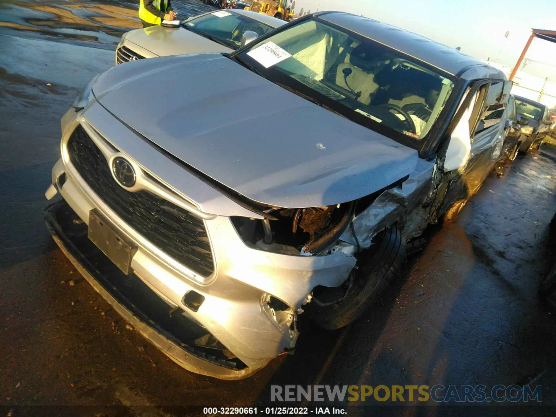 2 fotografías del automóvil dañado 5TDCZRAH6MS046673 TOYOTA HIGHLANDER 2021