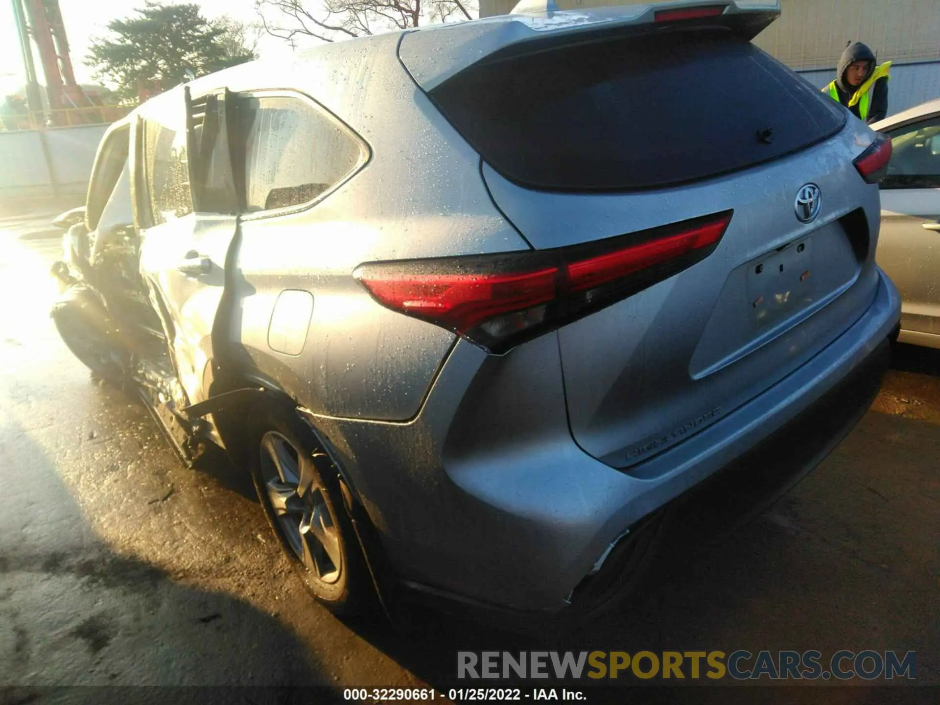 3 fotografías del automóvil dañado 5TDCZRAH6MS046673 TOYOTA HIGHLANDER 2021