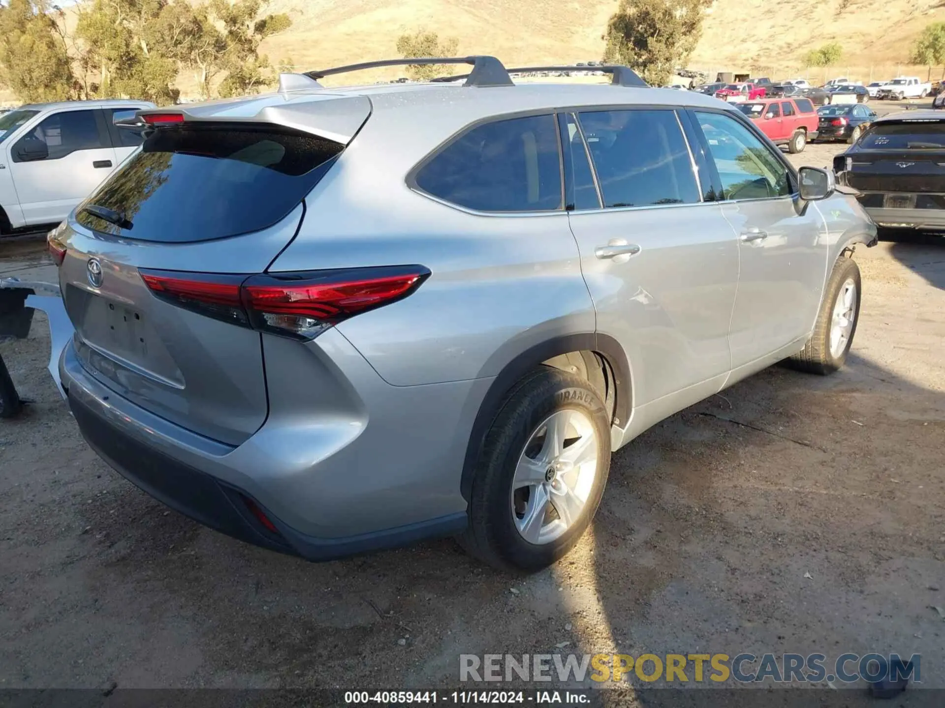 4 fotografías del automóvil dañado 5TDCZRAH7MS535969 TOYOTA HIGHLANDER 2021