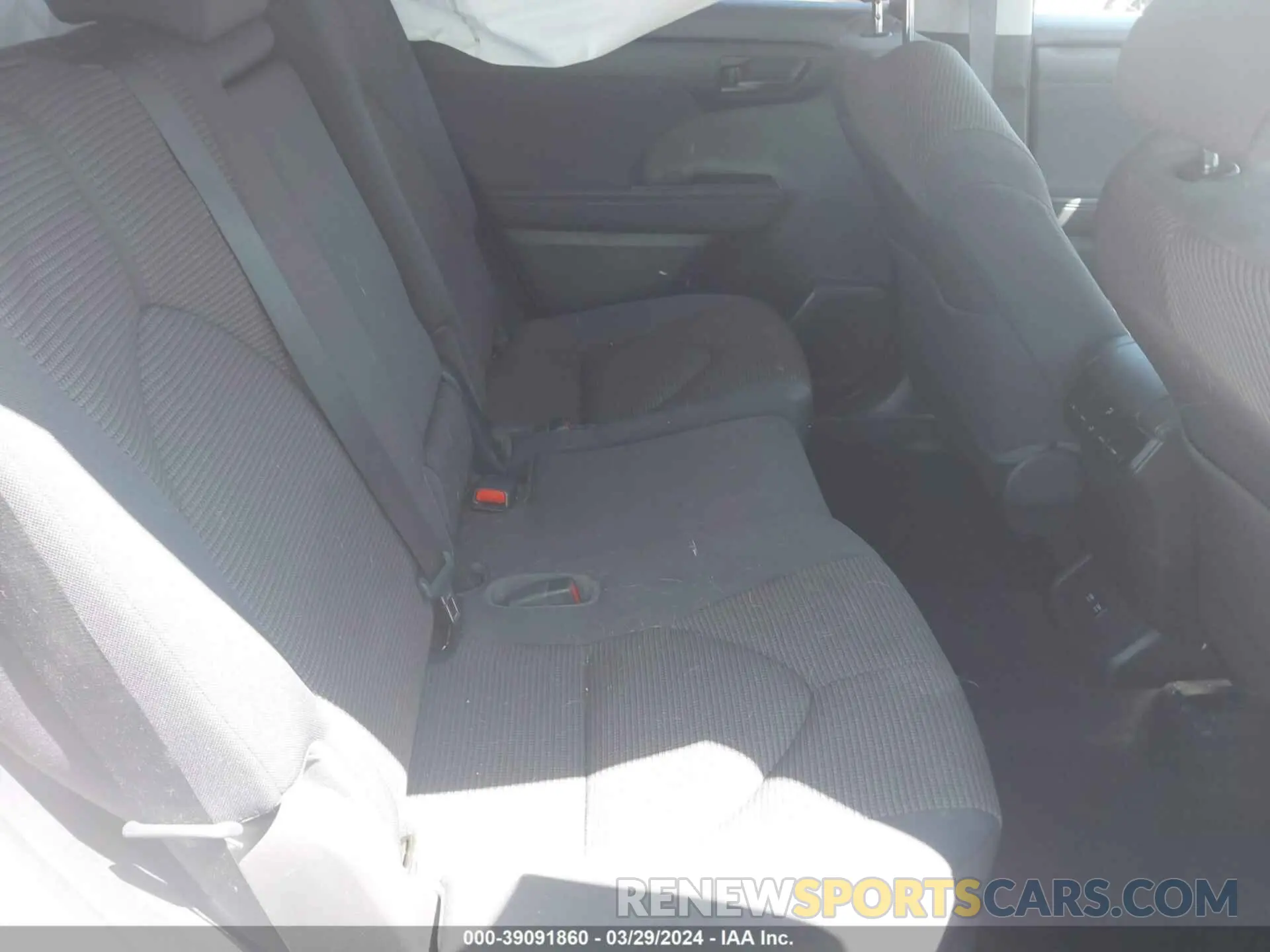 8 fotografías del automóvil dañado 5TDCZRAH9MS039328 TOYOTA HIGHLANDER 2021