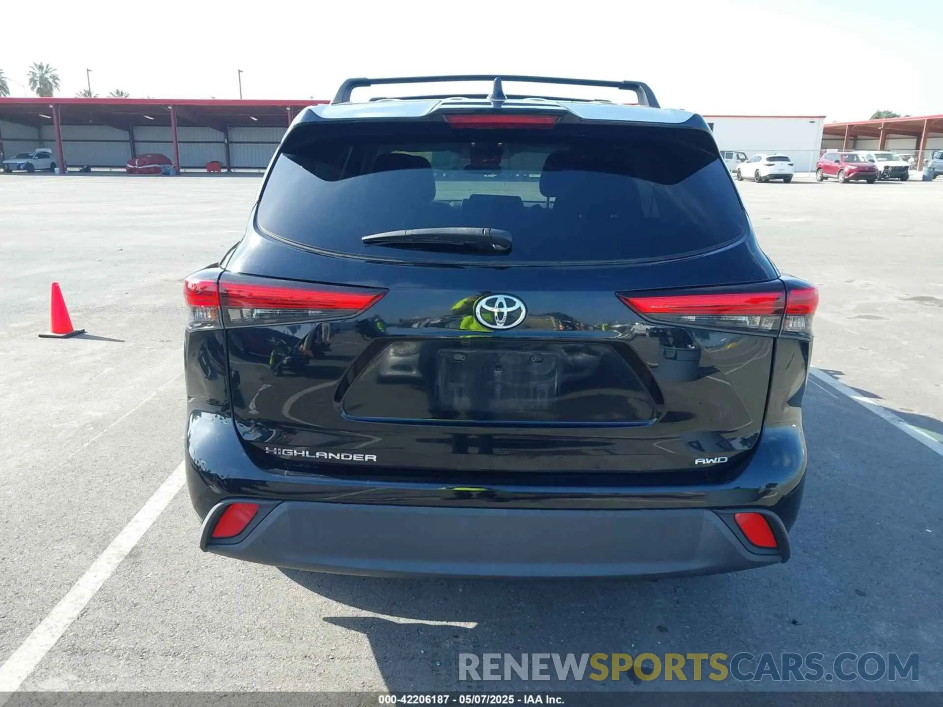 17 fotografías del automóvil dañado 5TDCZRBH1MS558663 TOYOTA HIGHLANDER 2021