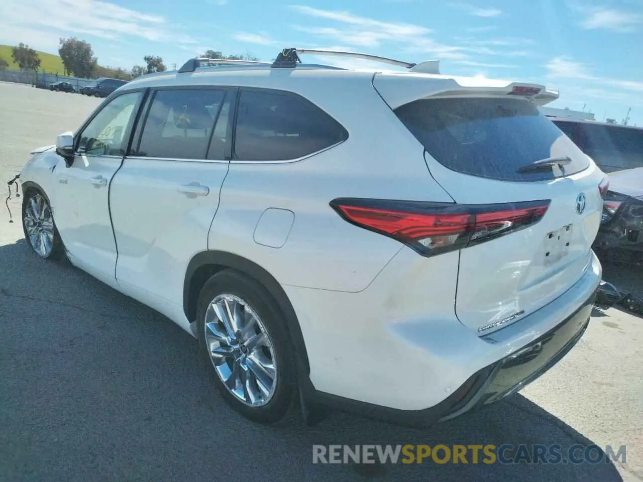 3 fotografías del automóvil dañado 5TDDBRCH8MS523190 TOYOTA HIGHLANDER 2021