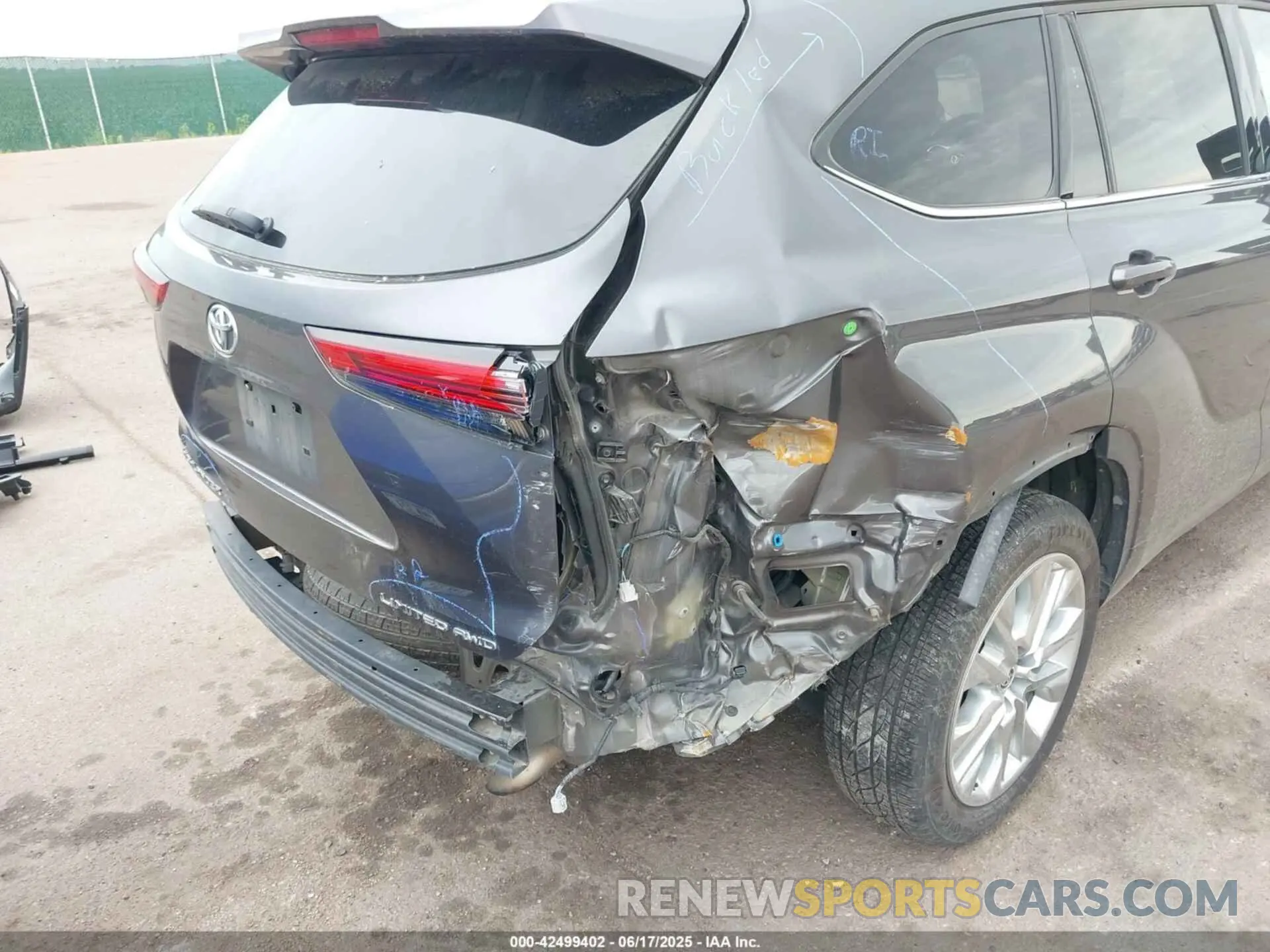 18 fotografías del automóvil dañado 5TDDZRBH9MS540657 TOYOTA HIGHLANDER 2021